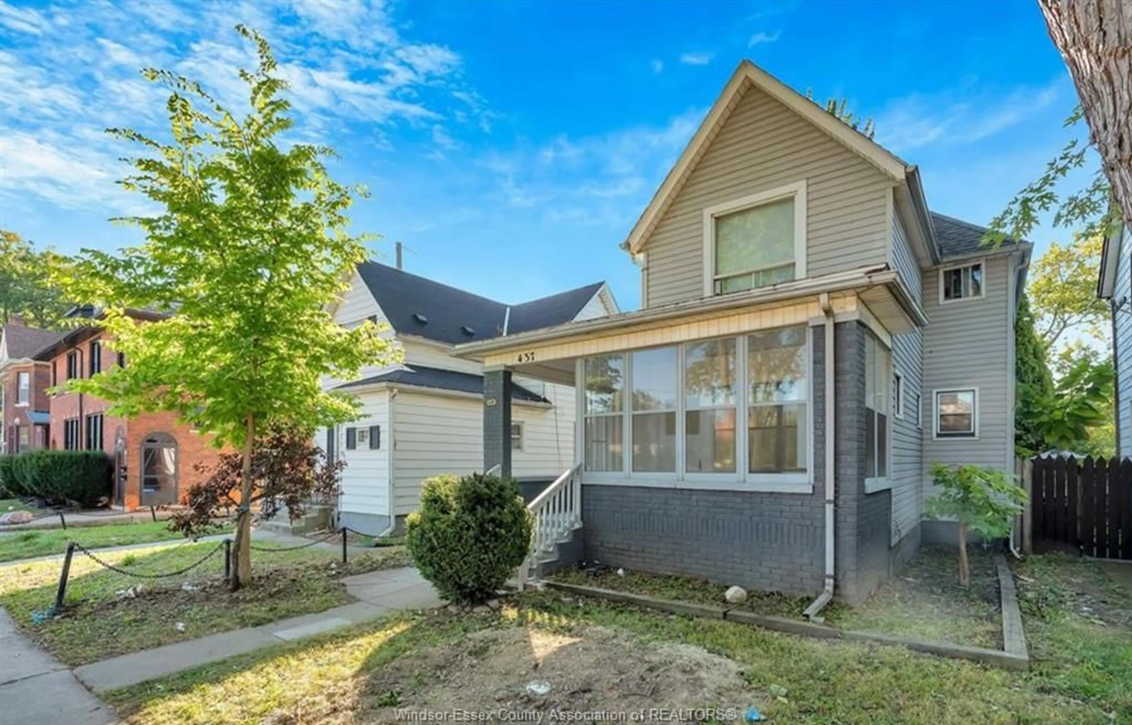 Home with vinyl exterior material, street for 437 KARL Pl, Windsor Ontario N9A 5W2