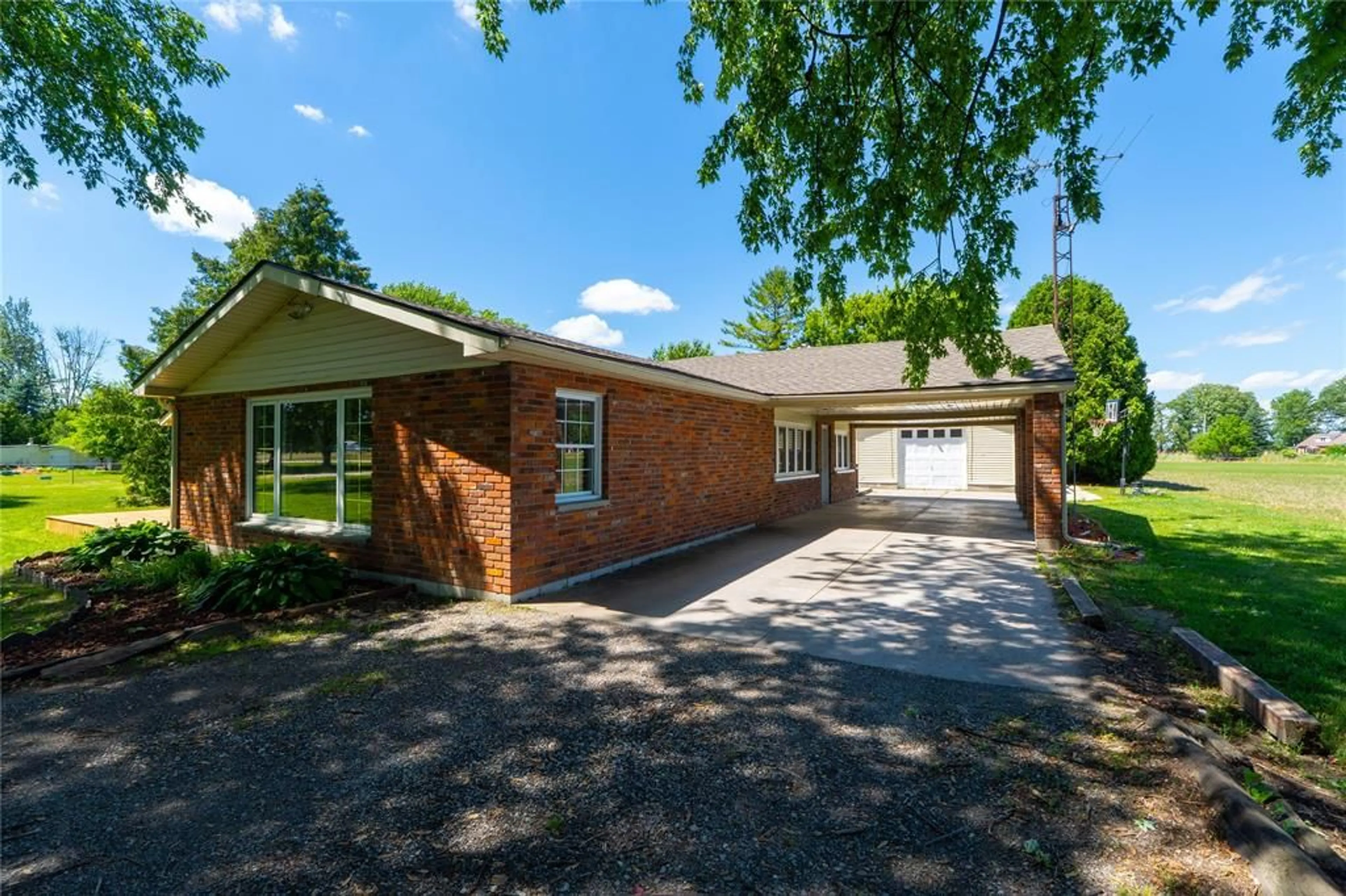 Home with brick exterior material, street for 5509 Stewart Line, Wallaceburg Ontario N8A 4L1