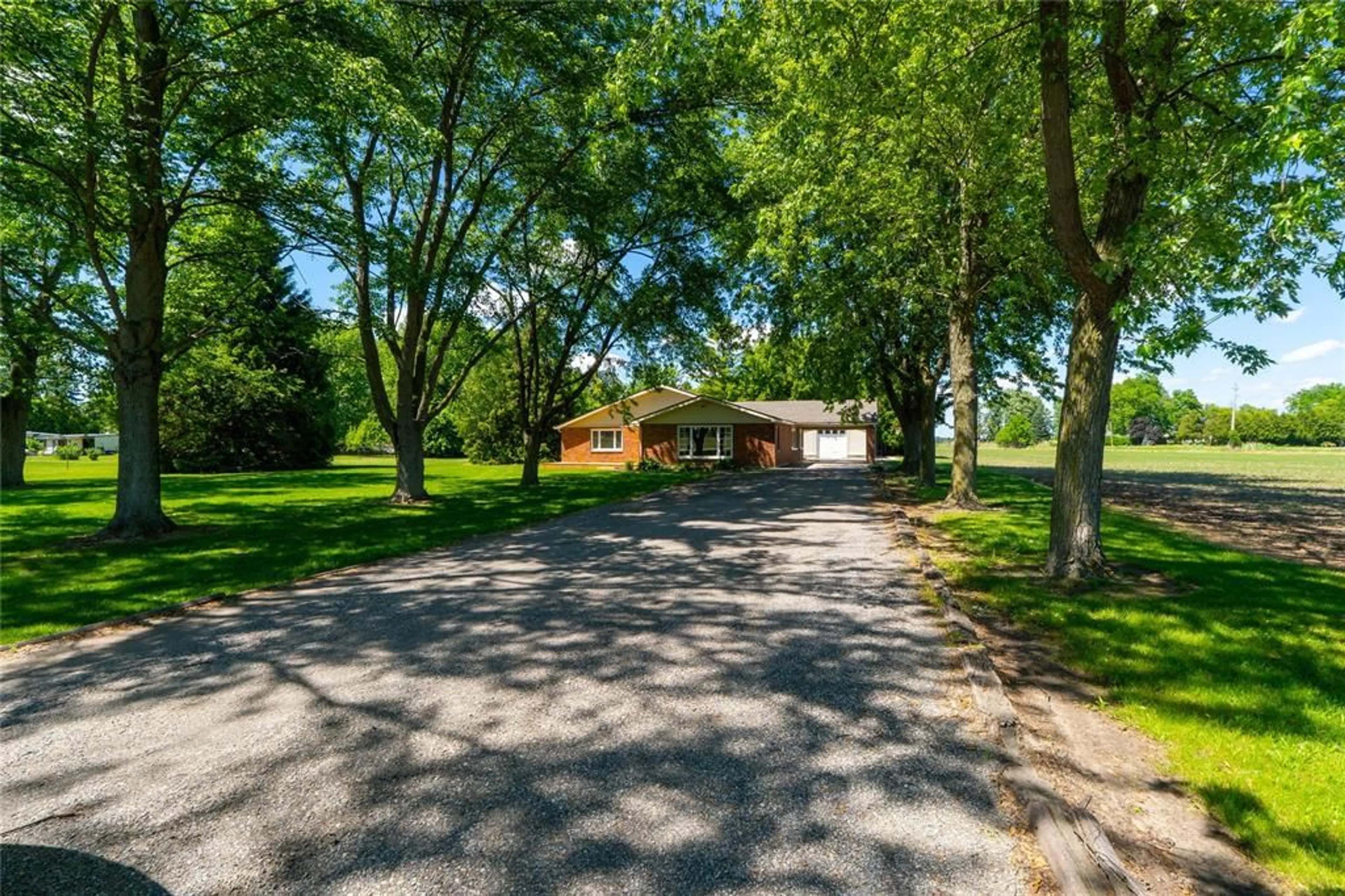 A pic from outside/outdoor area/front of a property/back of a property/a pic from drone, street for 5509 Stewart Line, Wallaceburg Ontario N8A 4L1