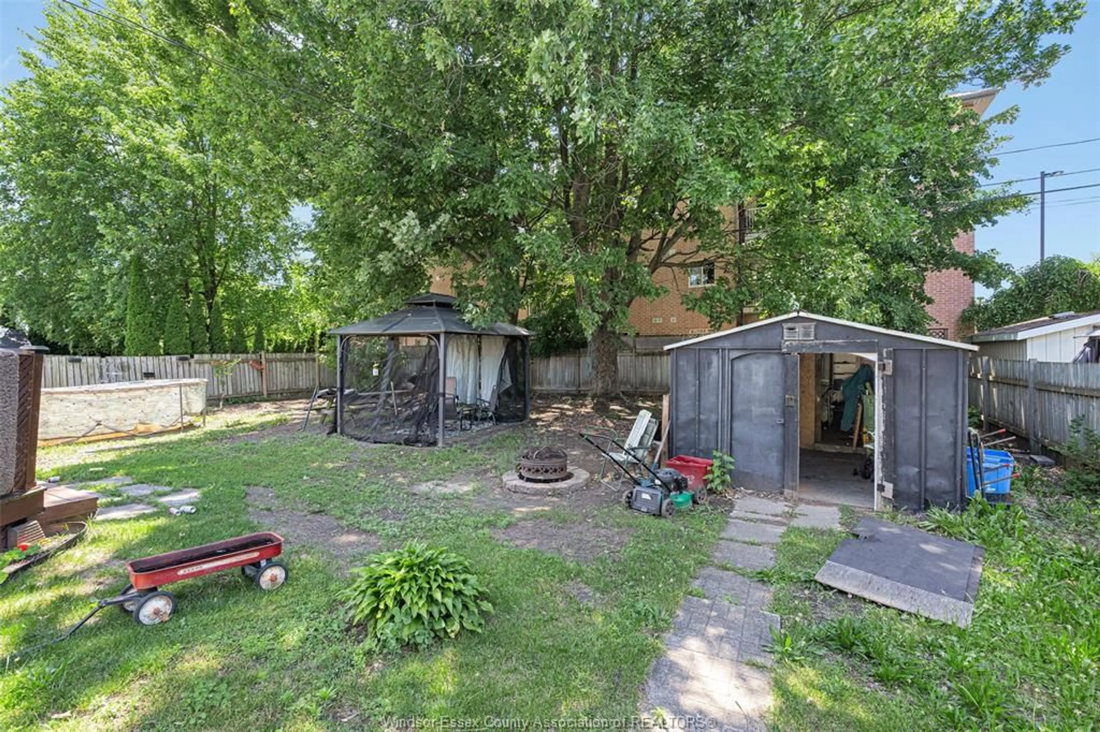 Shed for 2377 ARTHUR, Windsor Ontario N8W 4V6