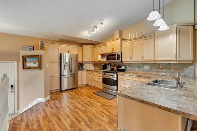 58 QUEEN'S HILL, Leamington 2
