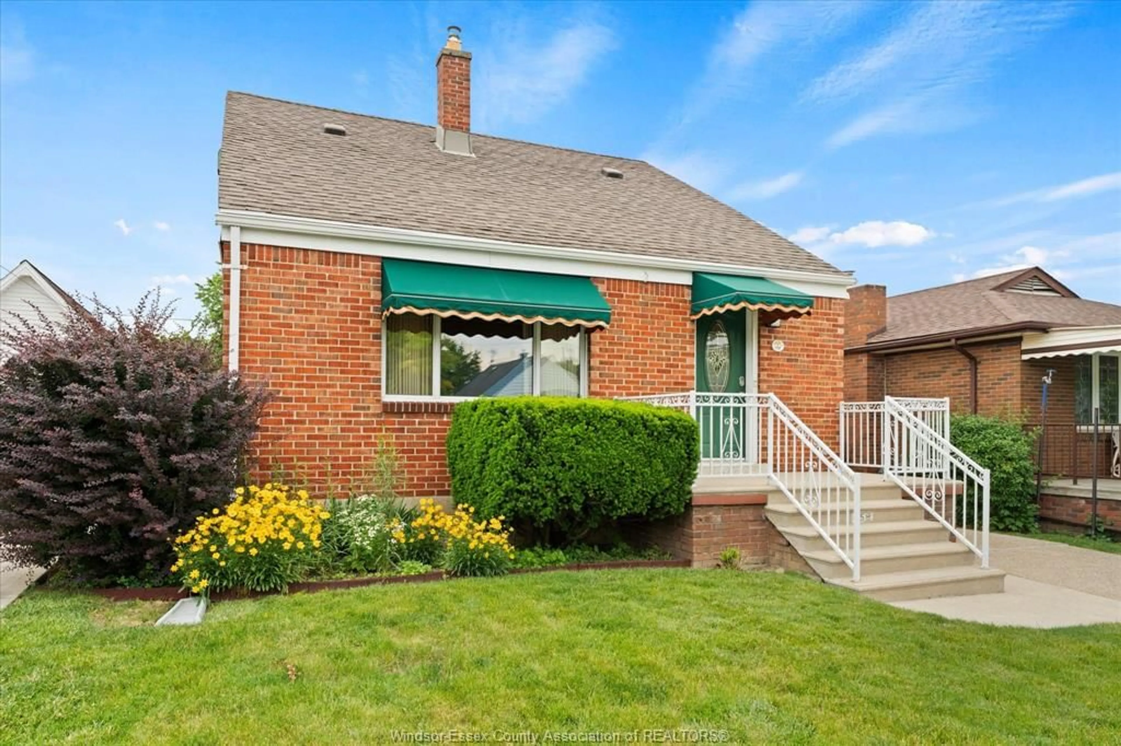 Home with brick exterior material, street for 958 ESDRAS, Windsor Ontario N8S 2M9