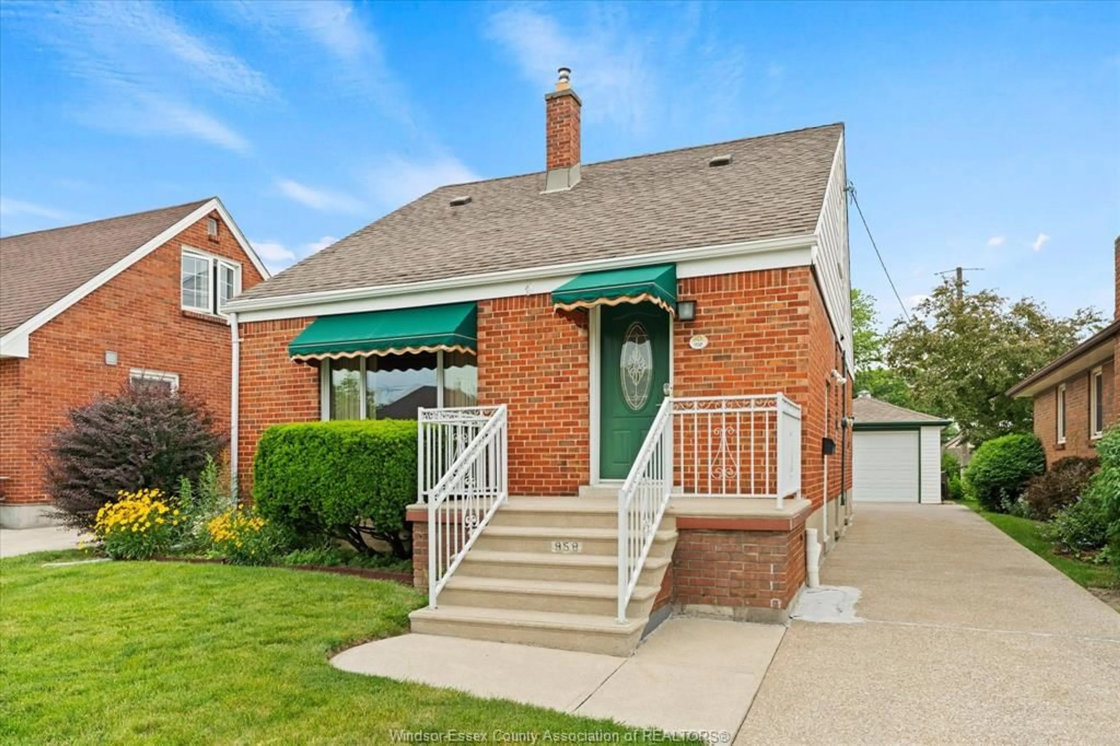 Home with brick exterior material, street for 958 ESDRAS, Windsor Ontario N8S 2M9