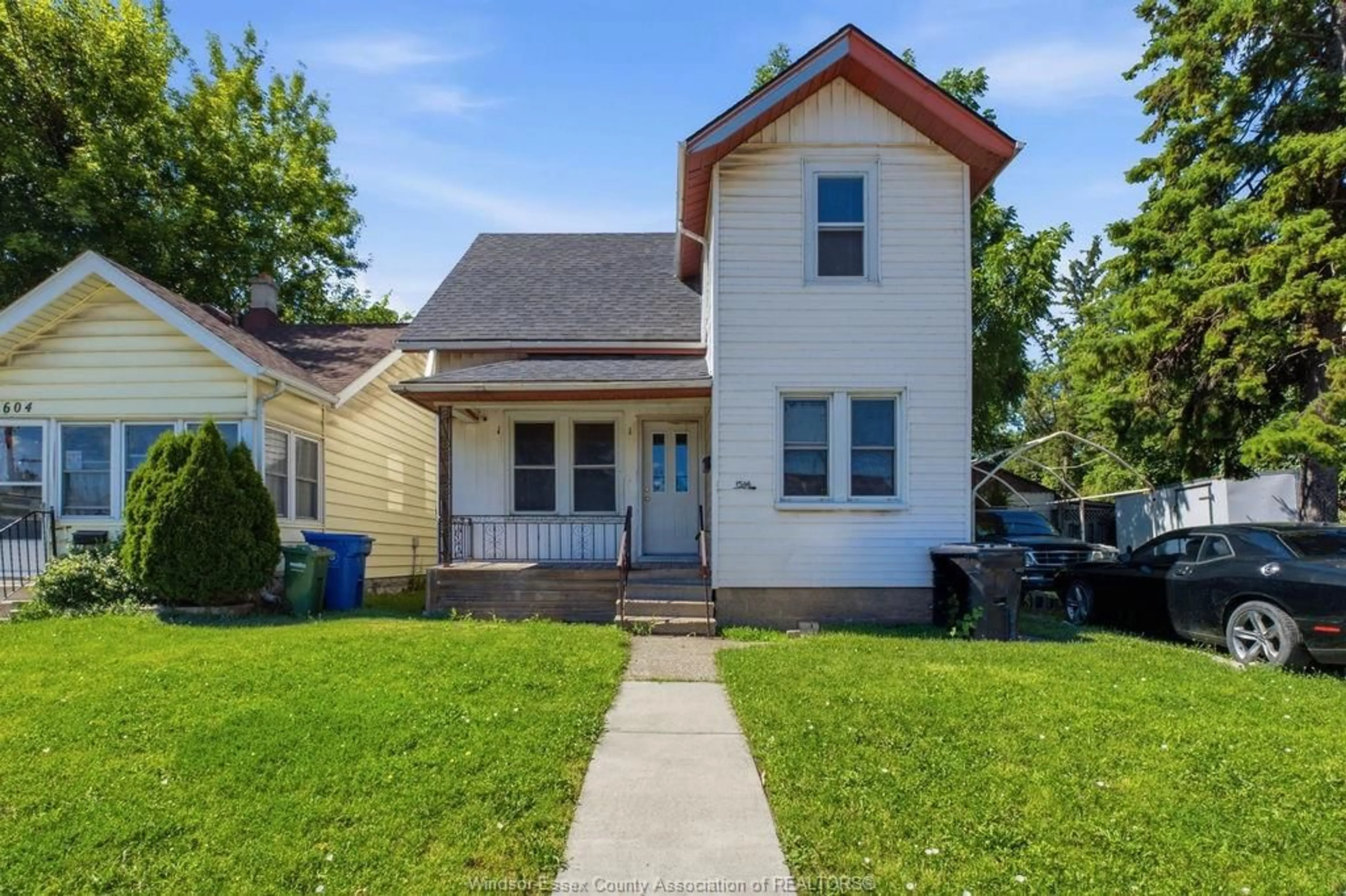 A pic from outside/outdoor area/front of a property/back of a property/a pic from drone, street for 1598 COLLEGE, Windsor Ontario N9B 1M1