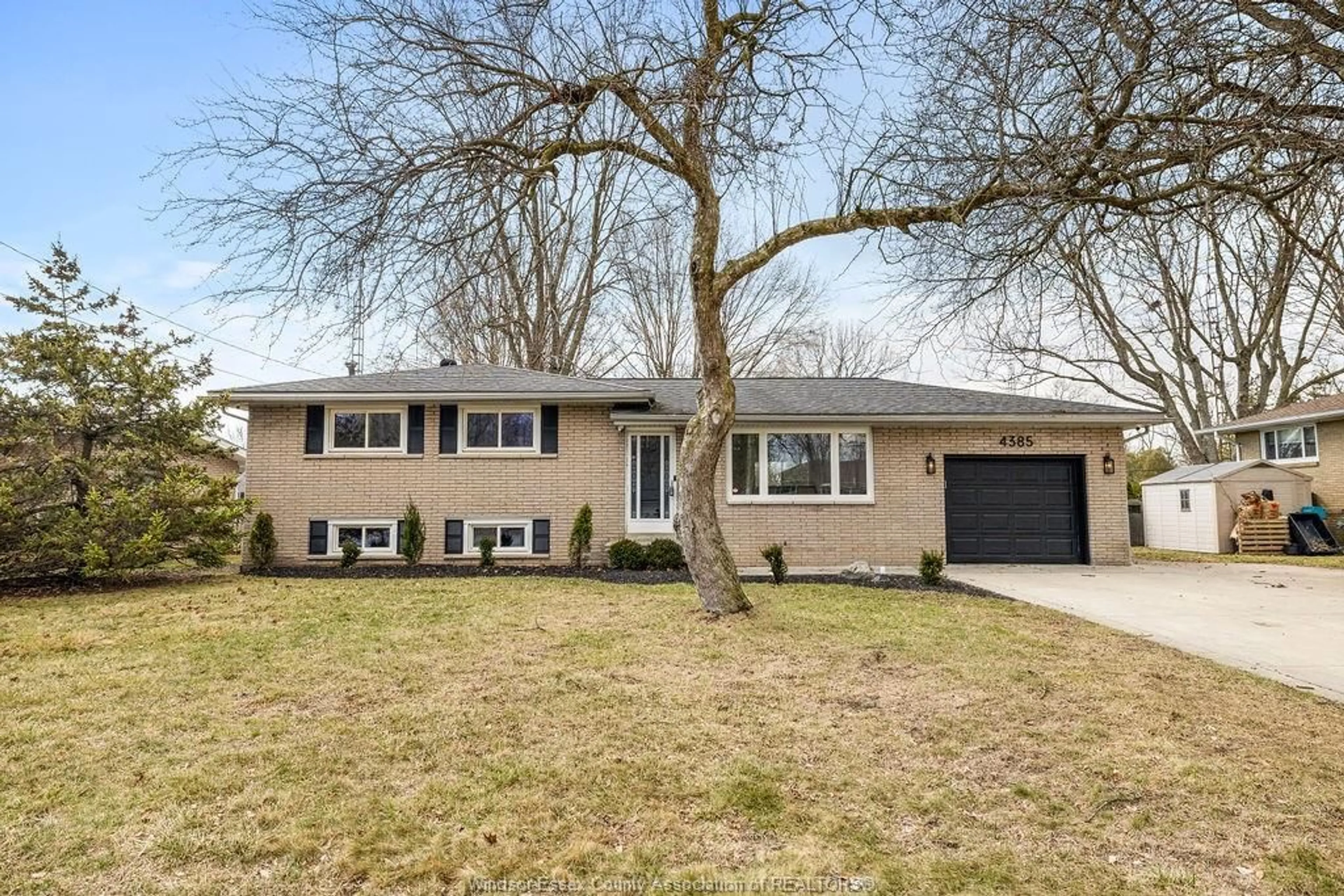 Home with vinyl exterior material, street for 4385 HURON CHURCH LINE Rd, LaSalle Ontario N8H 1H3