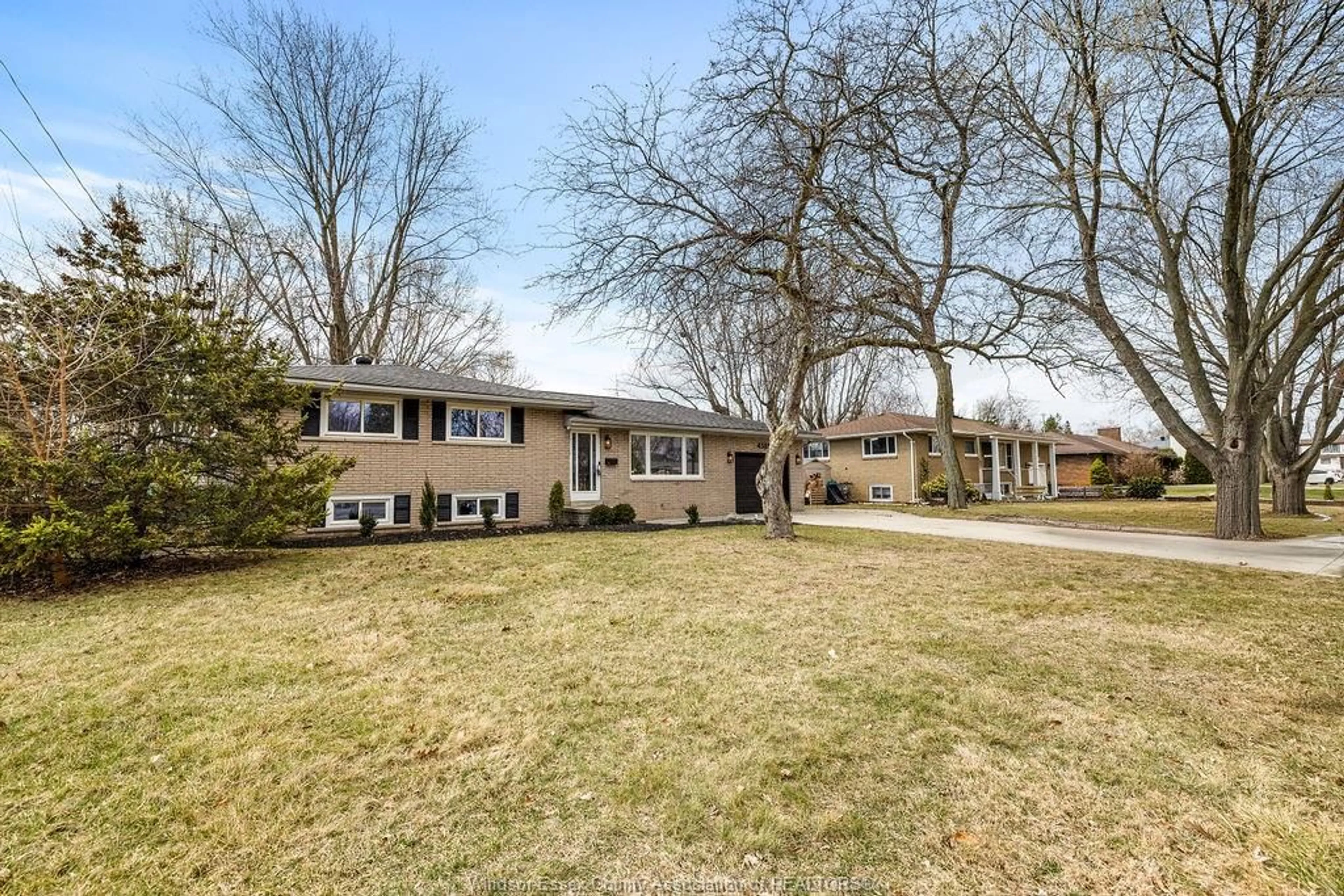 Unknown for 4385 HURON CHURCH LINE Rd, LaSalle Ontario N8H 1H3