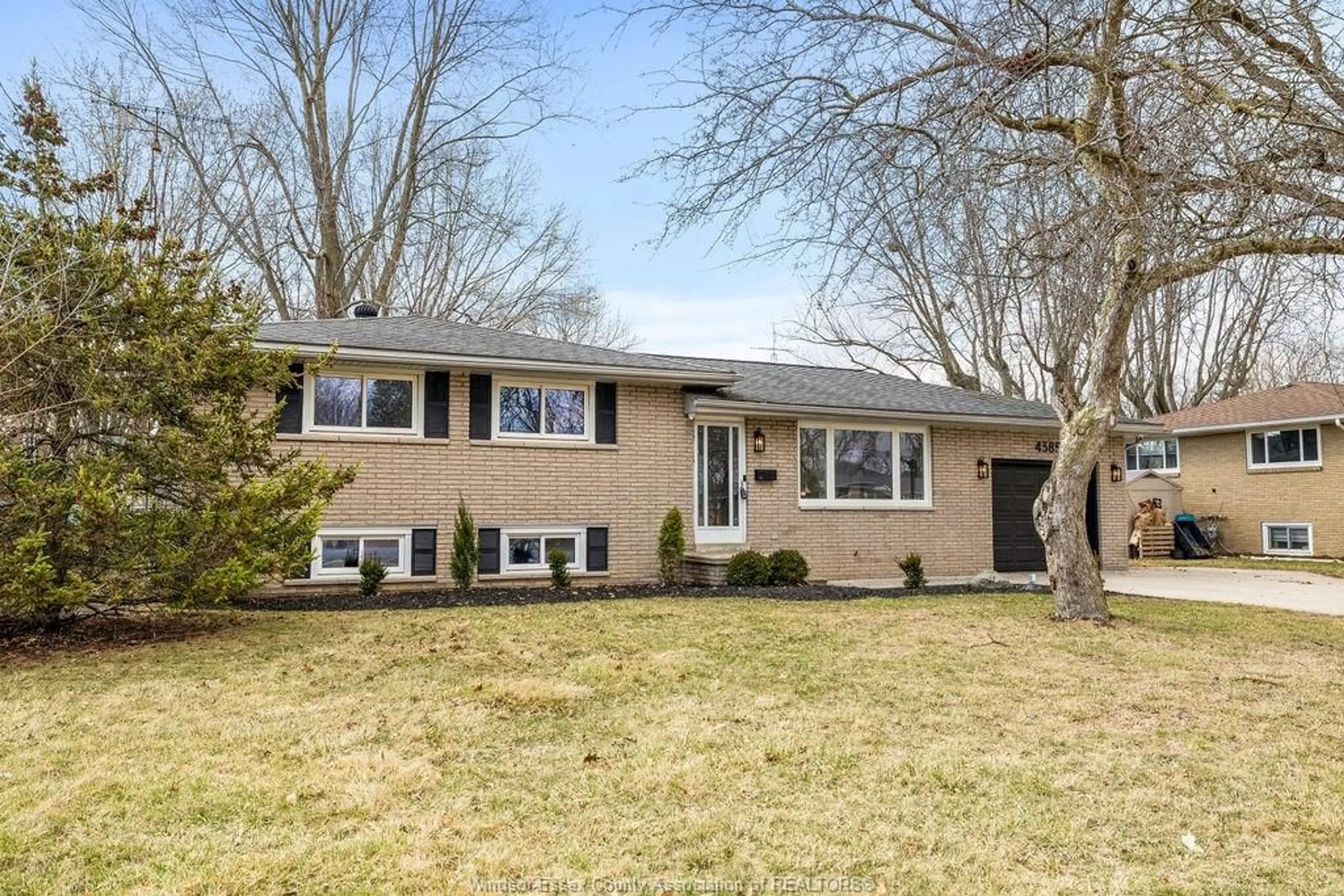 Home with brick exterior material, street for 4385 HURON CHURCH LINE Rd, LaSalle Ontario N8H 1H3