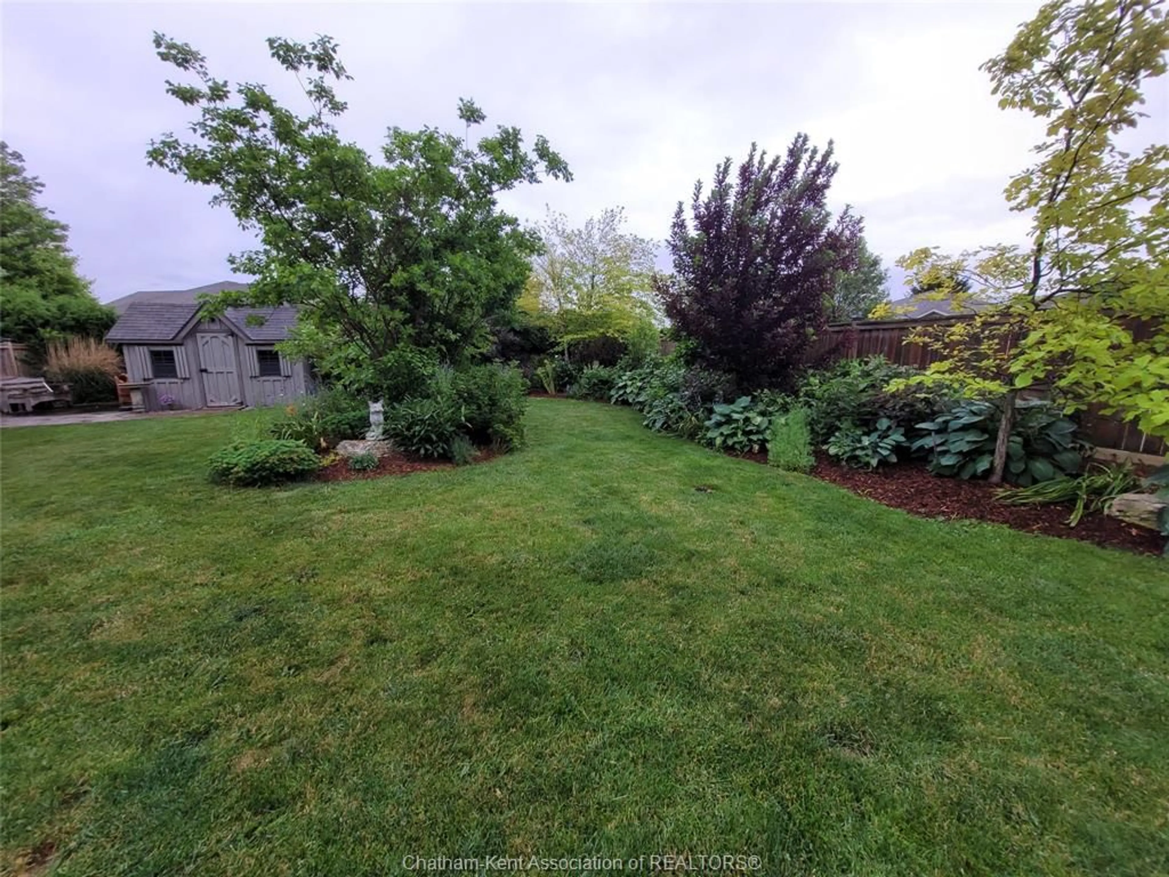 A pic from outside/outdoor area/front of a property/back of a property/a pic from drone, unknown for 403 TWILIGHT Trail, Chatham Ontario N7M 1T0