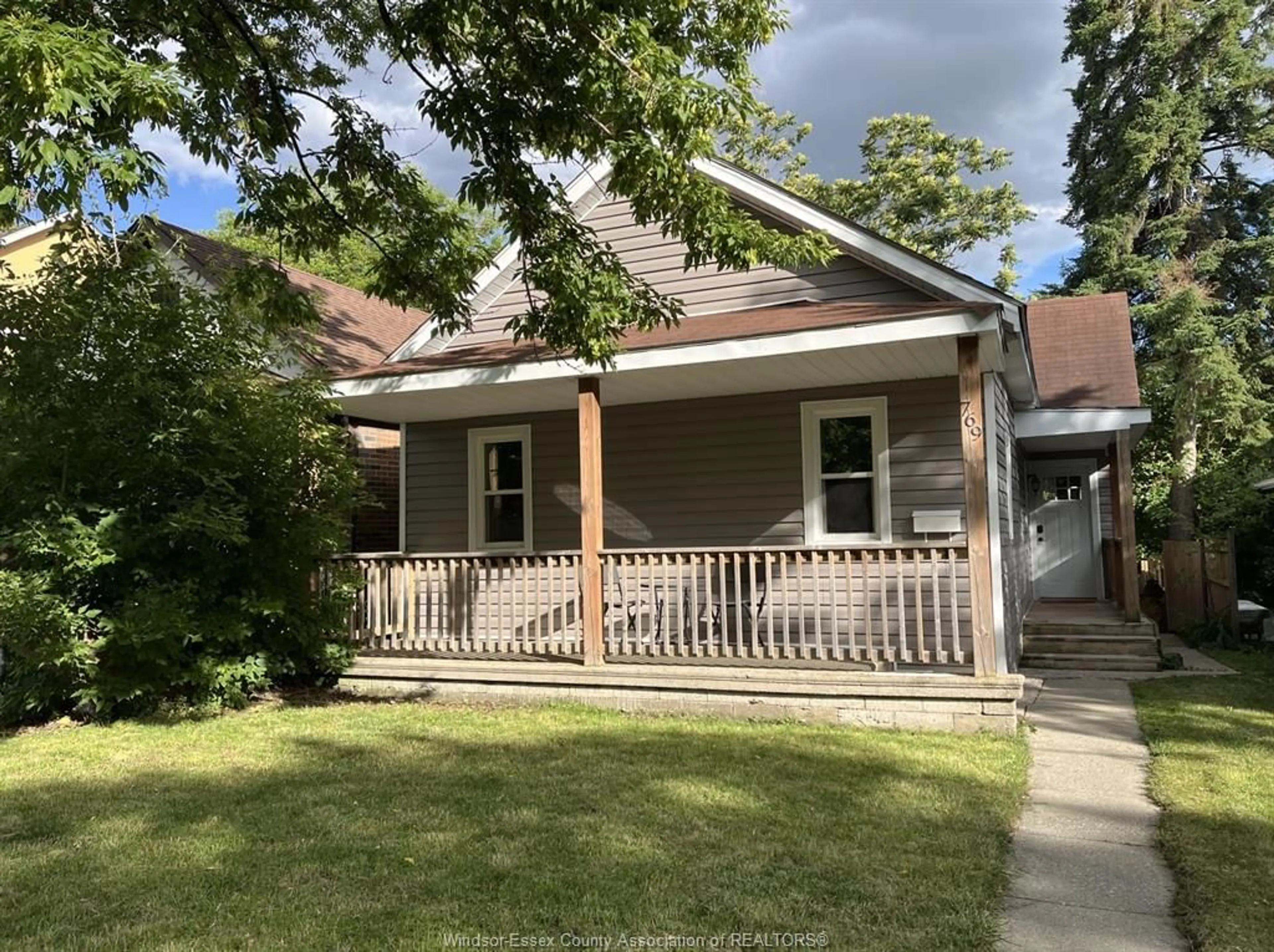 Unknown for 769 Assumption, Windsor Ontario N9A 3B7