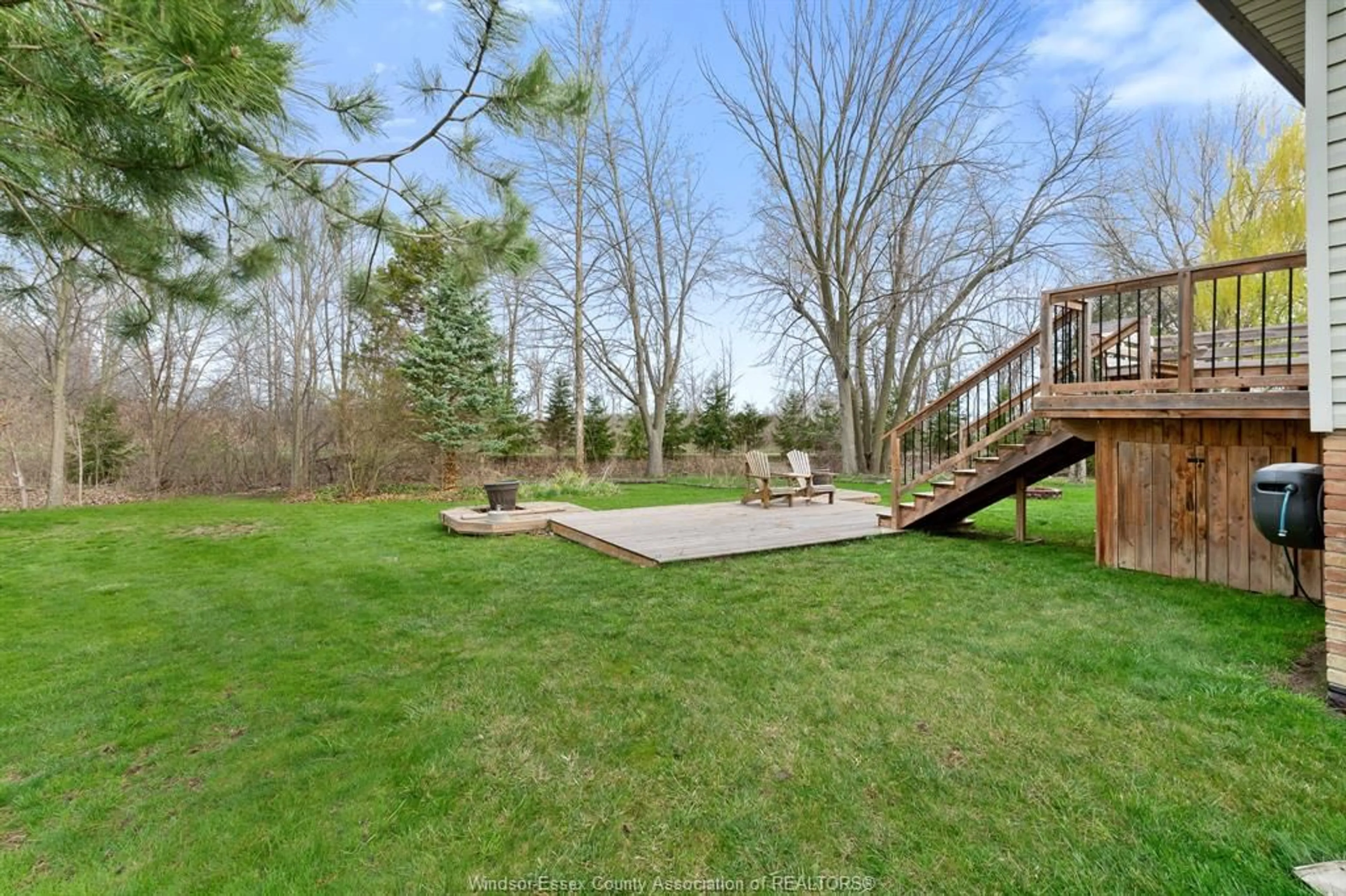 Patio, water/lake/river/ocean view for 8020 Gardiner Cres, McGregor Ontario N0R 1J0