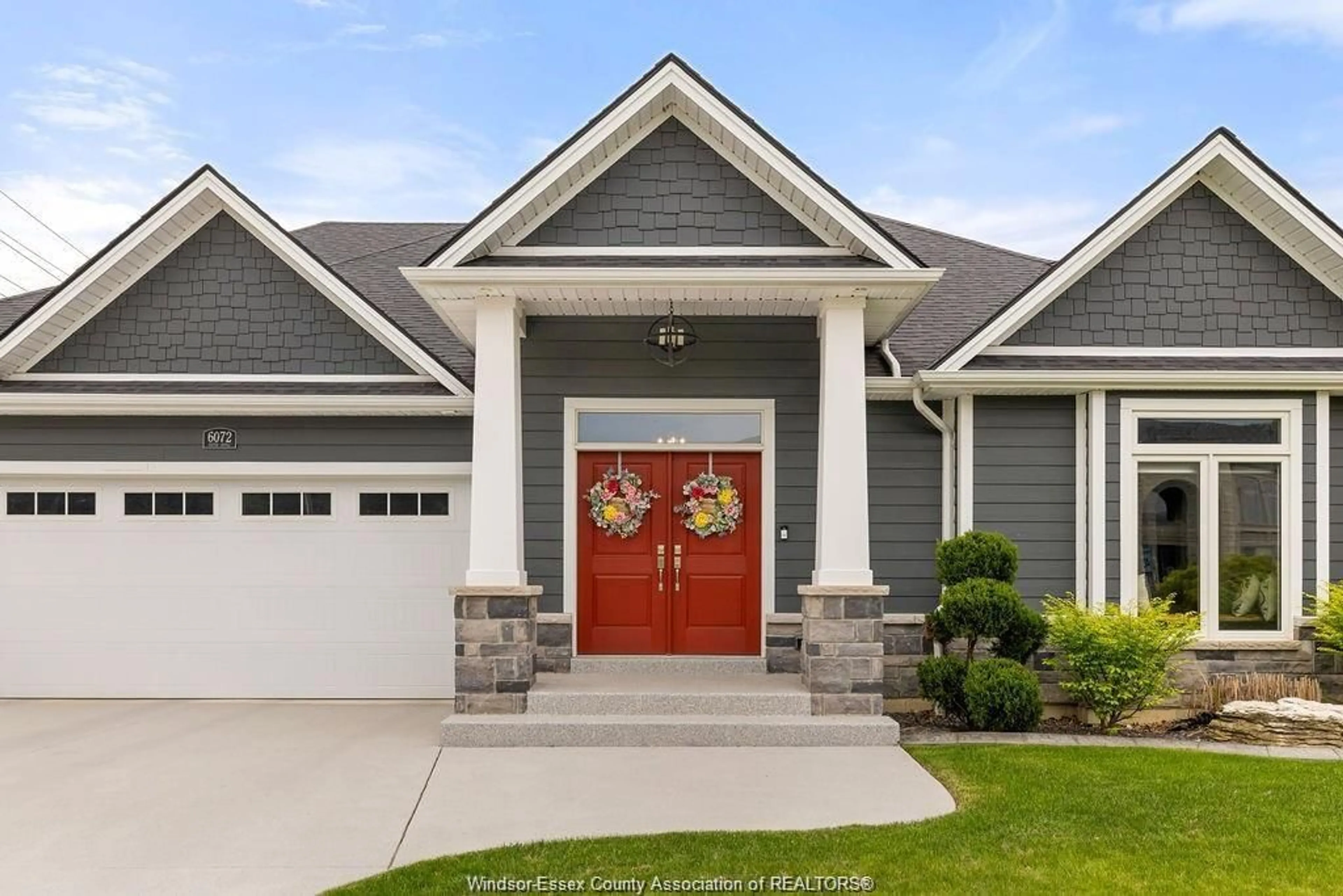 Home with vinyl exterior material, street for 6072 Silver Maple, LaSalle Ontario N9H 0C1