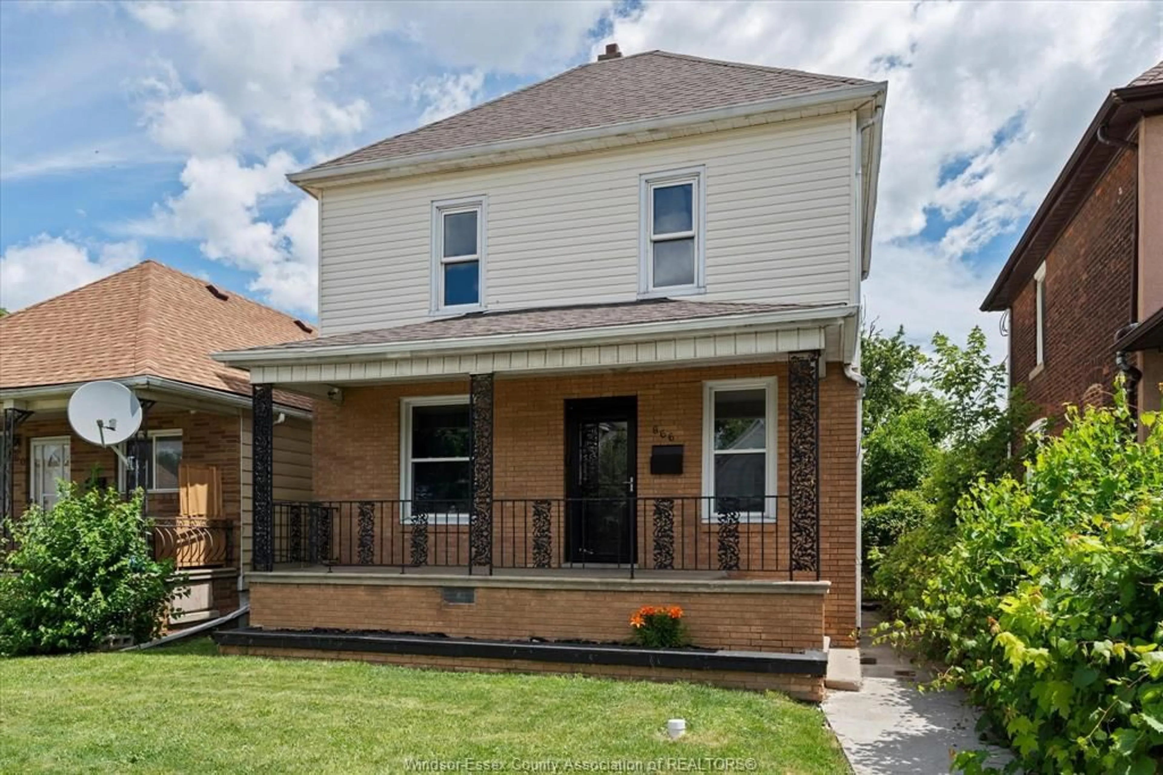 Home with brick exterior material, street for 866 PARENT Ave, Windsor Ontario N9A 2E1