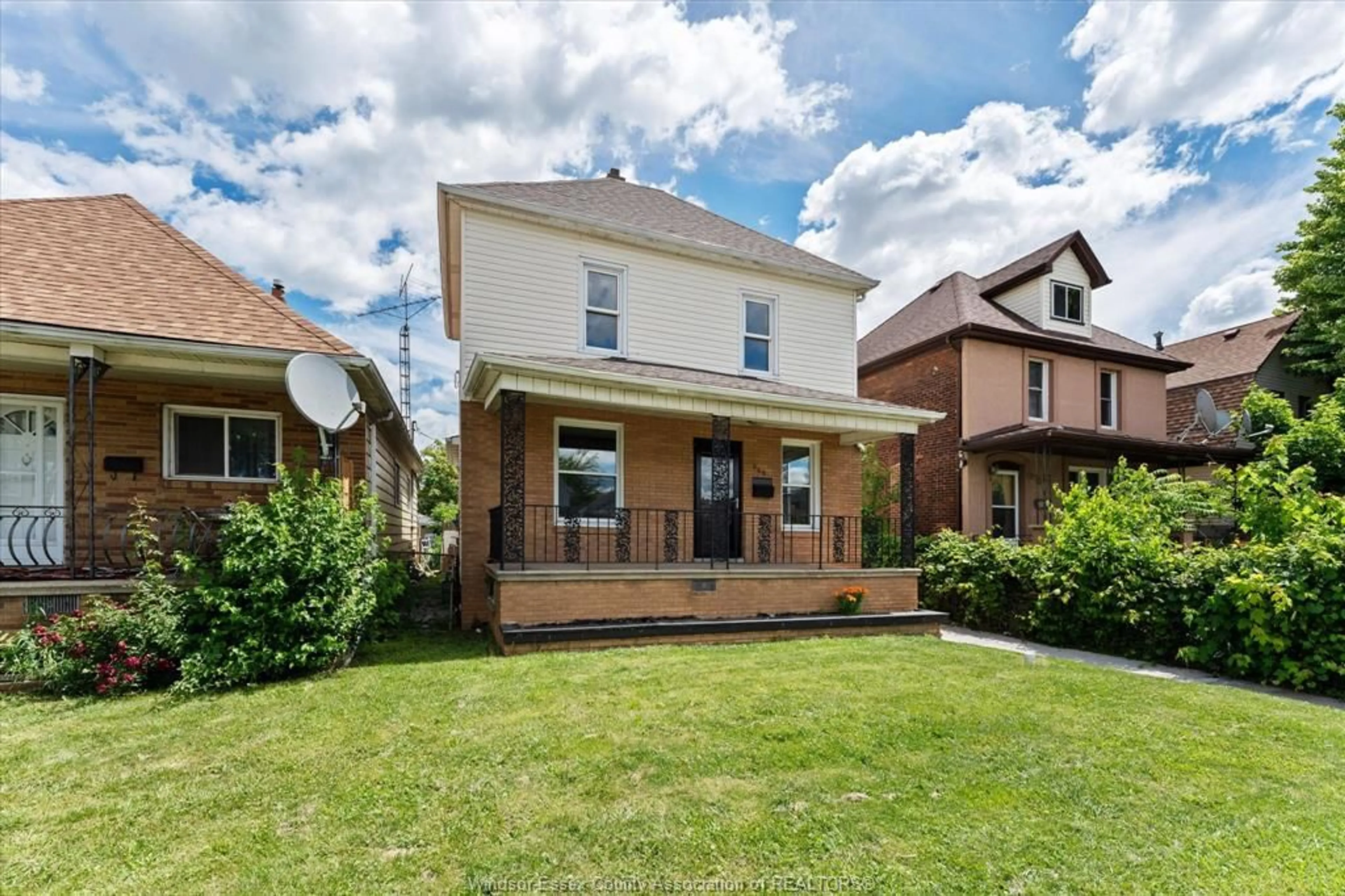 Home with brick exterior material, street for 866 PARENT Ave, Windsor Ontario N9A 2E1