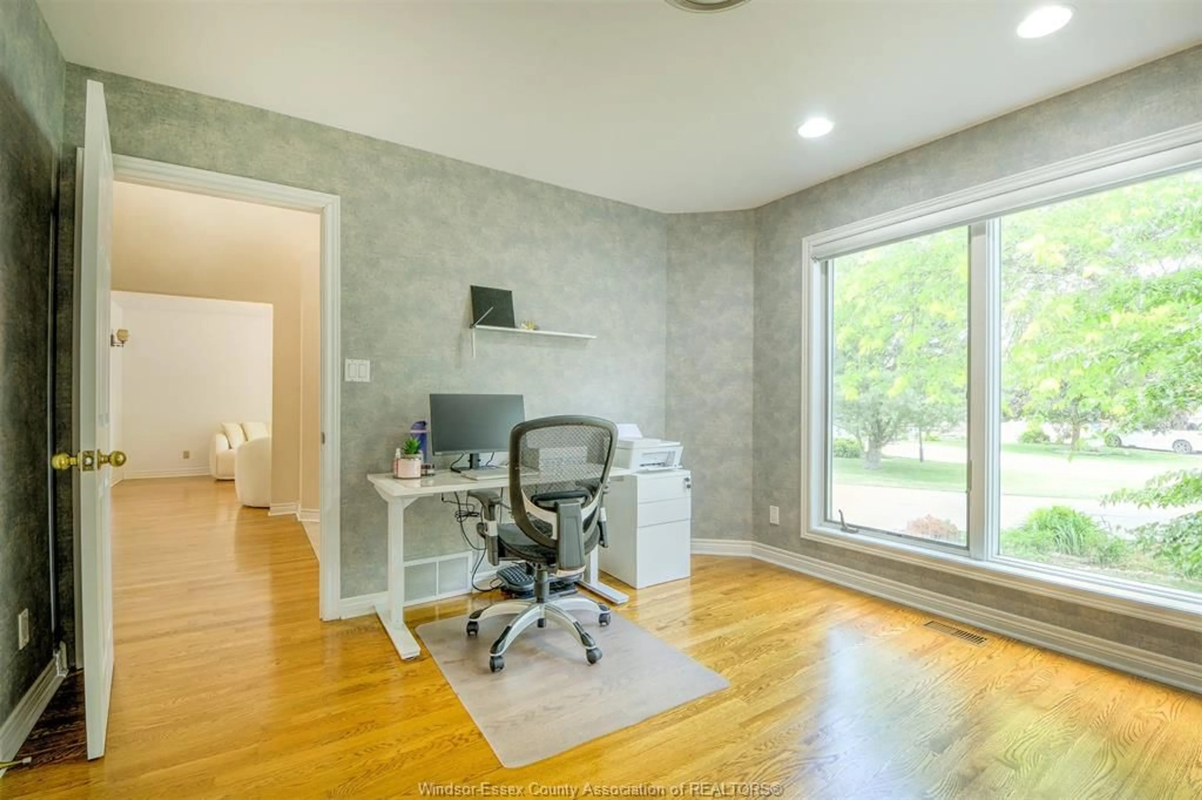 A pic of a room for 36 Meadow Lane, Essex Ontario N8M 3C5