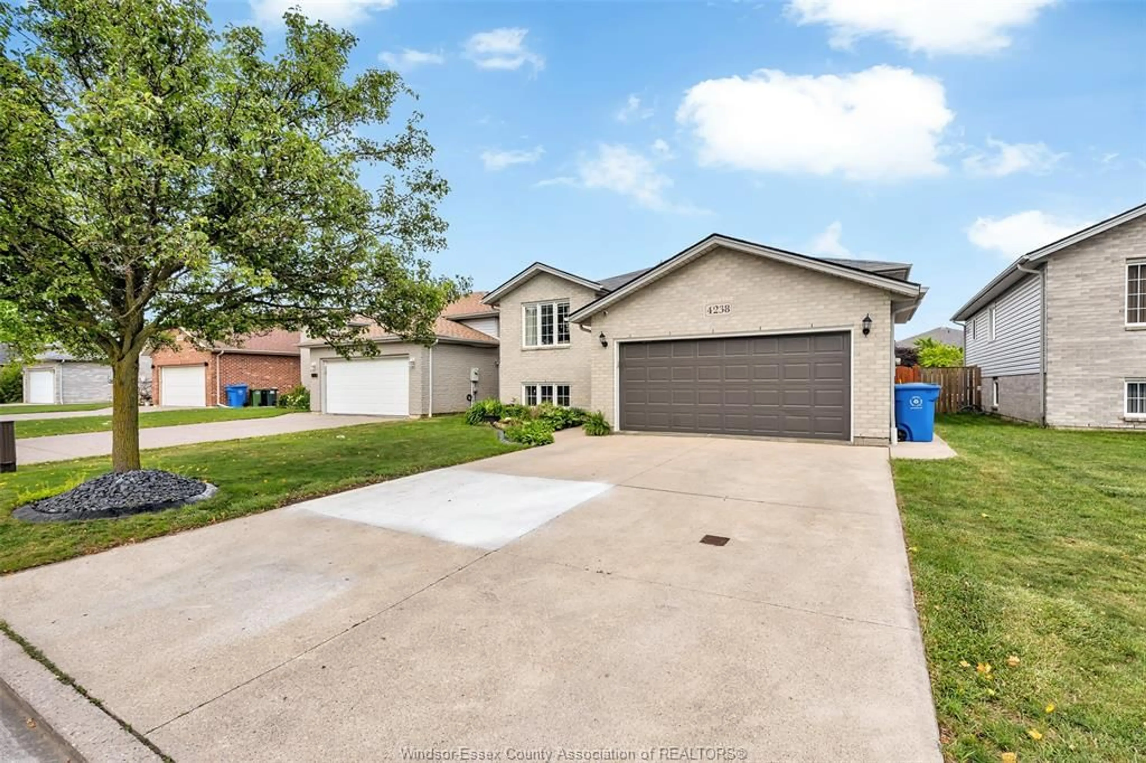 Unknown for 4238 SHARON, Windsor Ontario N9G 2X9