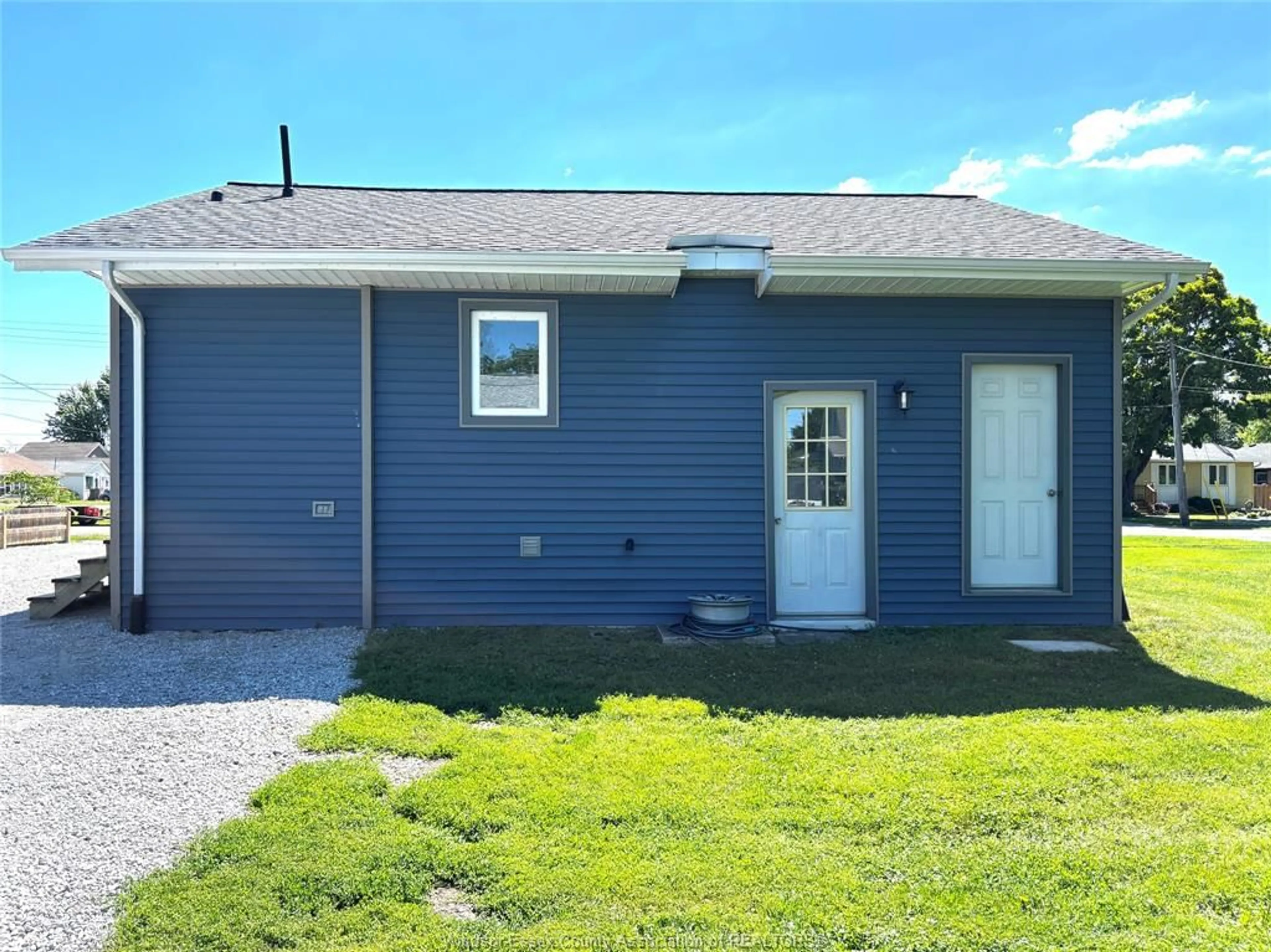 Home with vinyl exterior material, unknown for 144 ARTHUR, Wheatley Ontario N0P 2P0