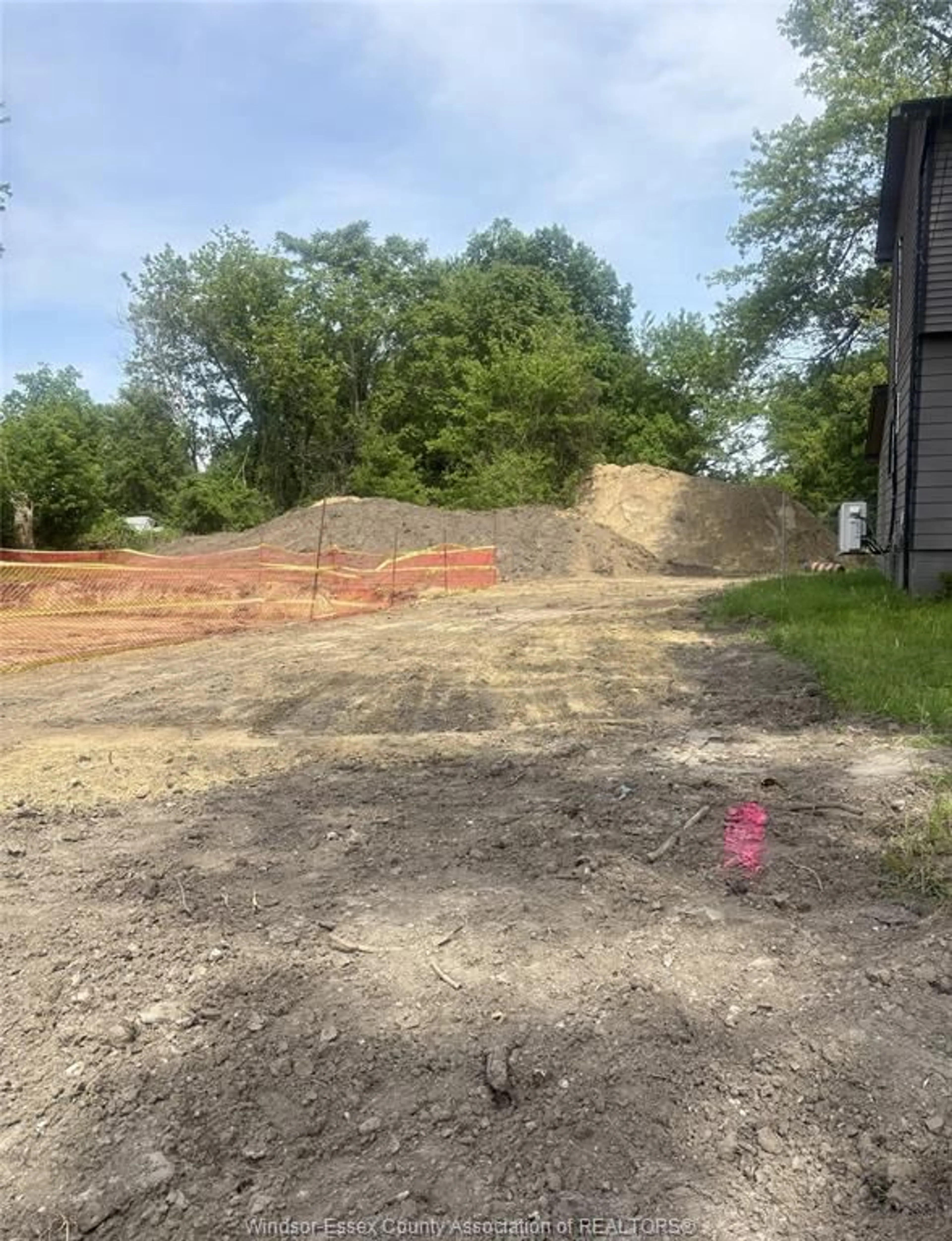 Unknown for 4637 MALDEN Rd, Windsor Ontario N9E 3T4