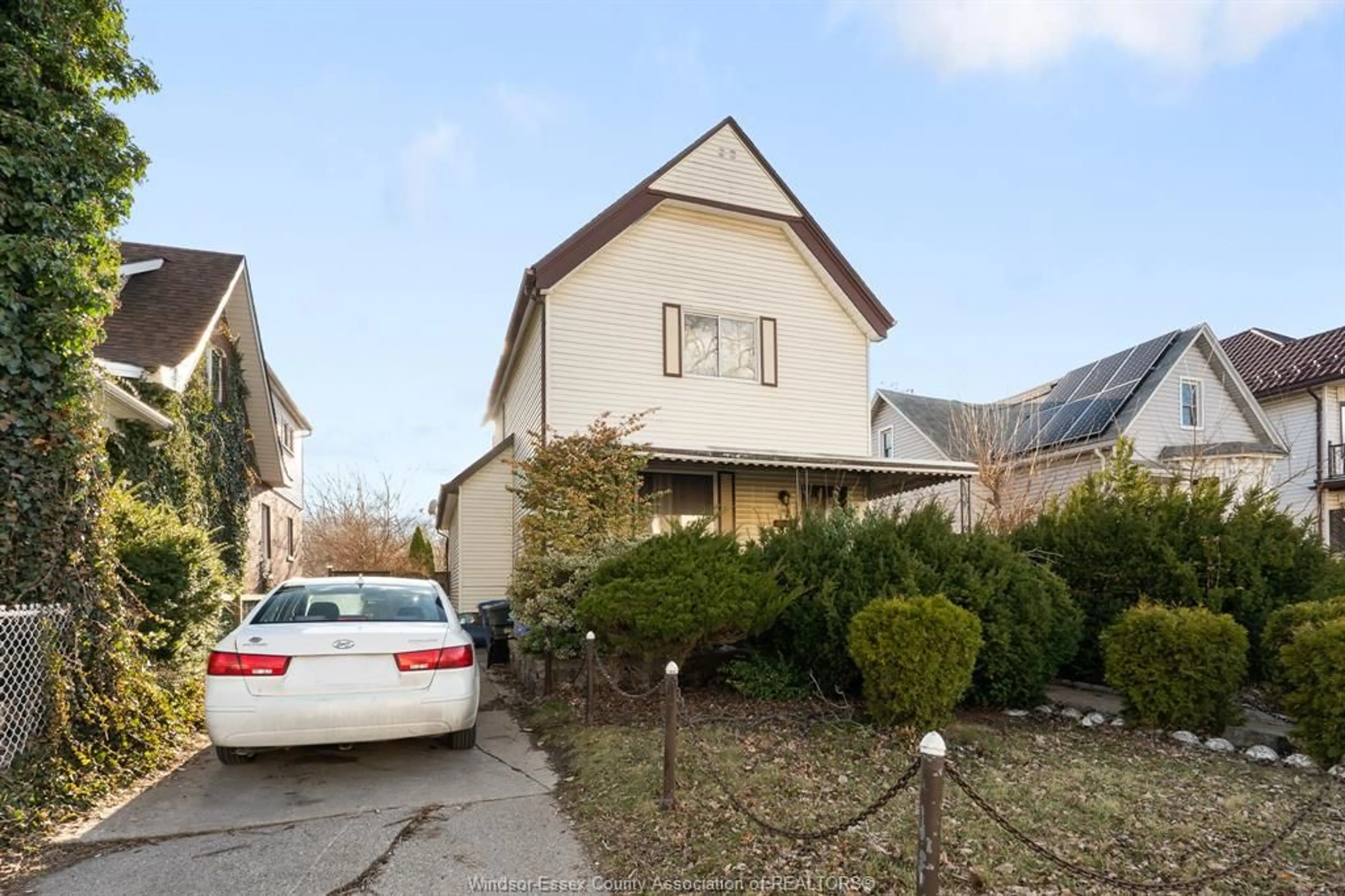 Unknown for 497 Caron Ave, Windsor Ontario N9A 5B5