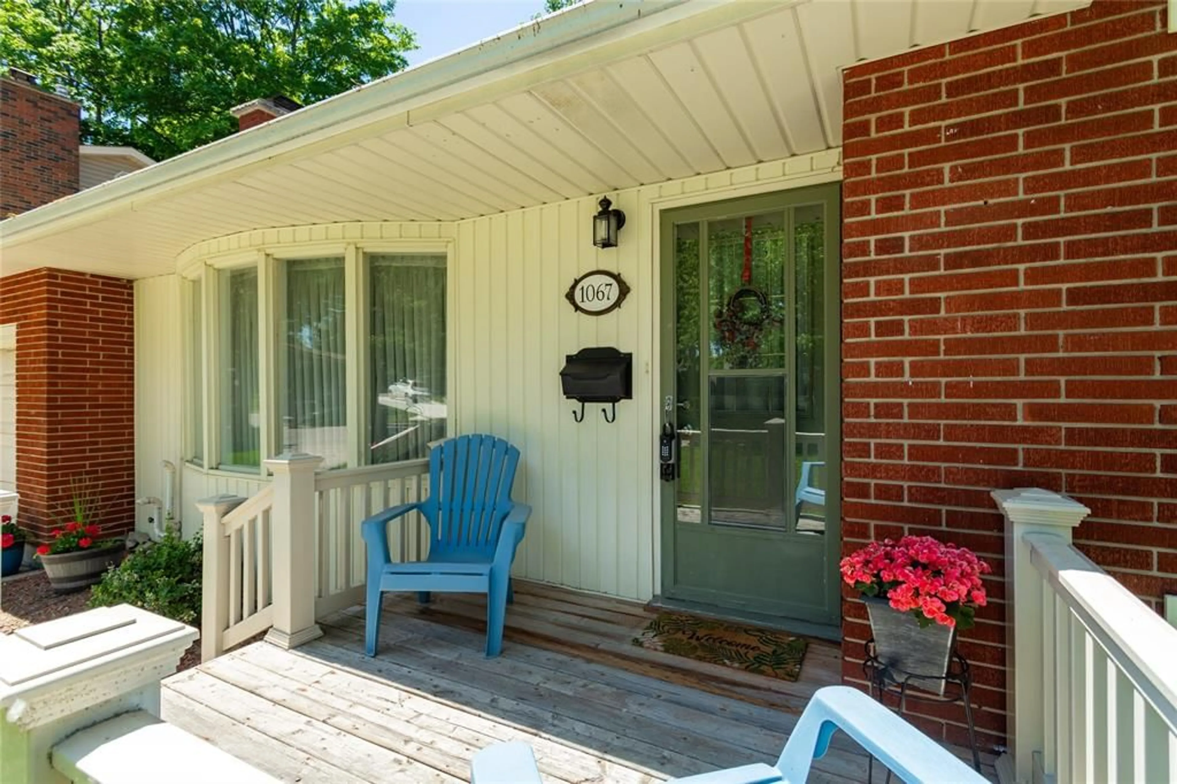 Patio, street for 1067 BEL AIRE Dr, Sarnia Ontario N7S 3H4