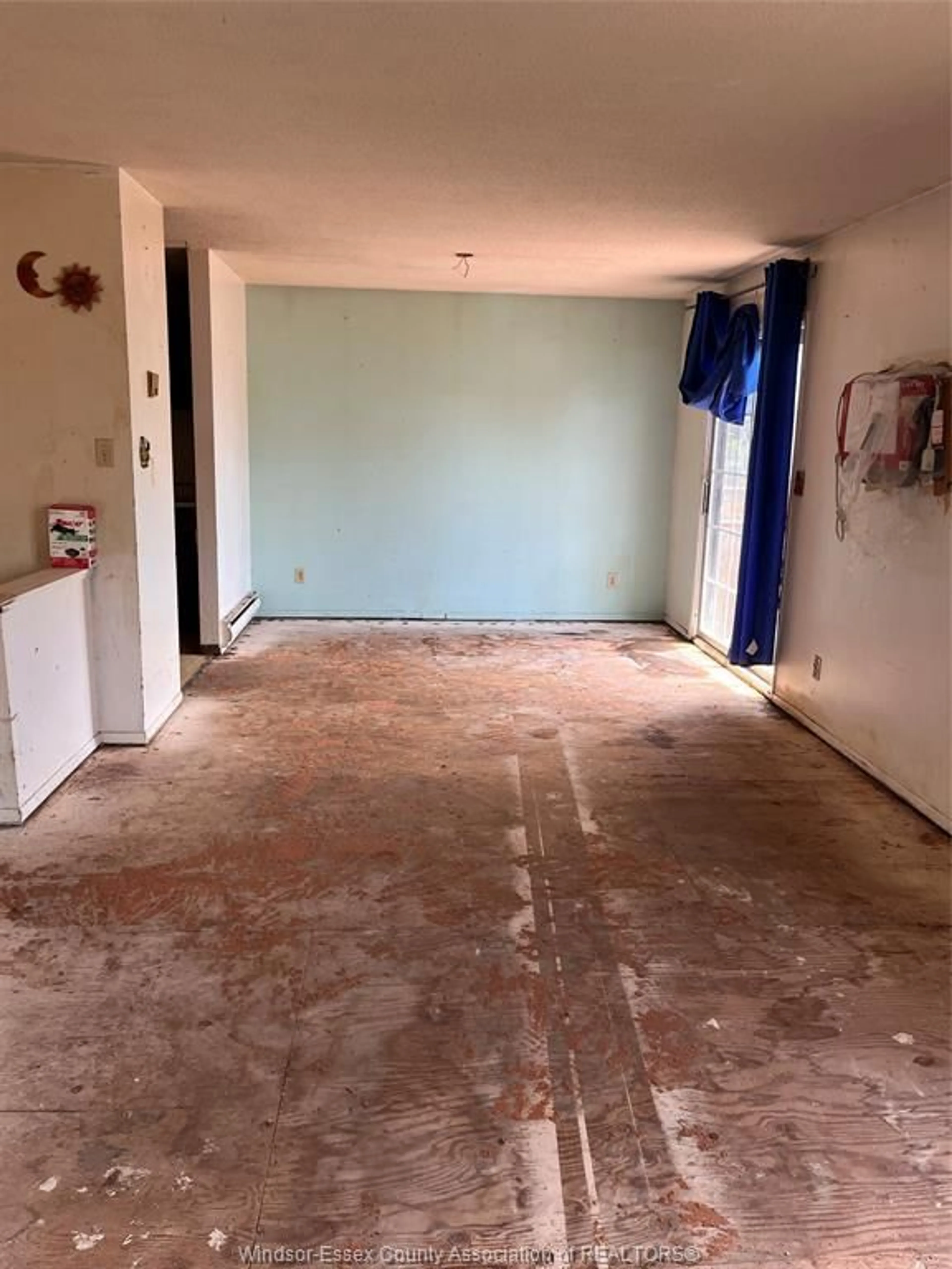 A pic of a room for 1411 BAYSWATER Cres, Windsor Ontario N8S 4K4