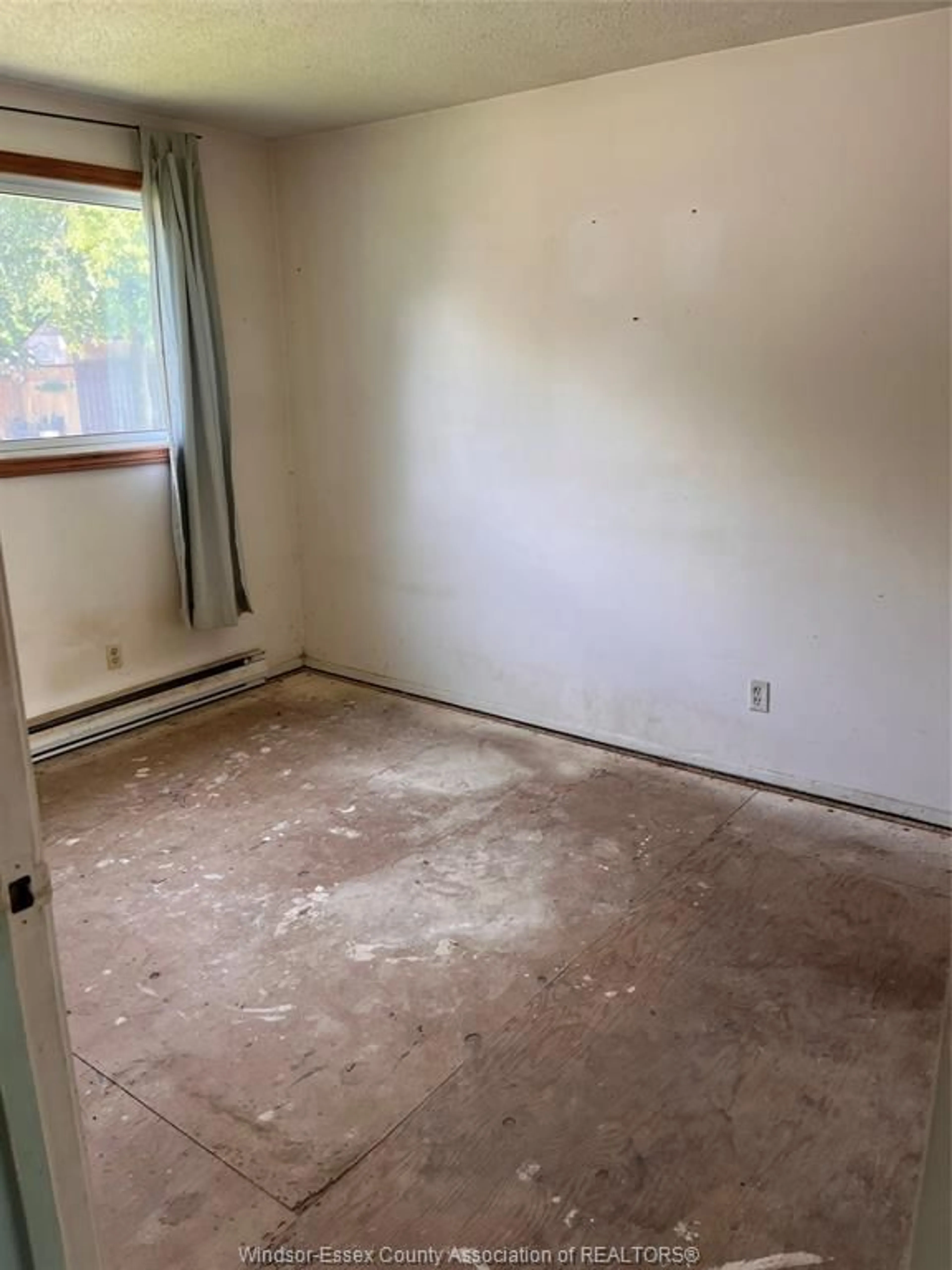 A pic of a room for 1411 BAYSWATER Cres, Windsor Ontario N8S 4K4