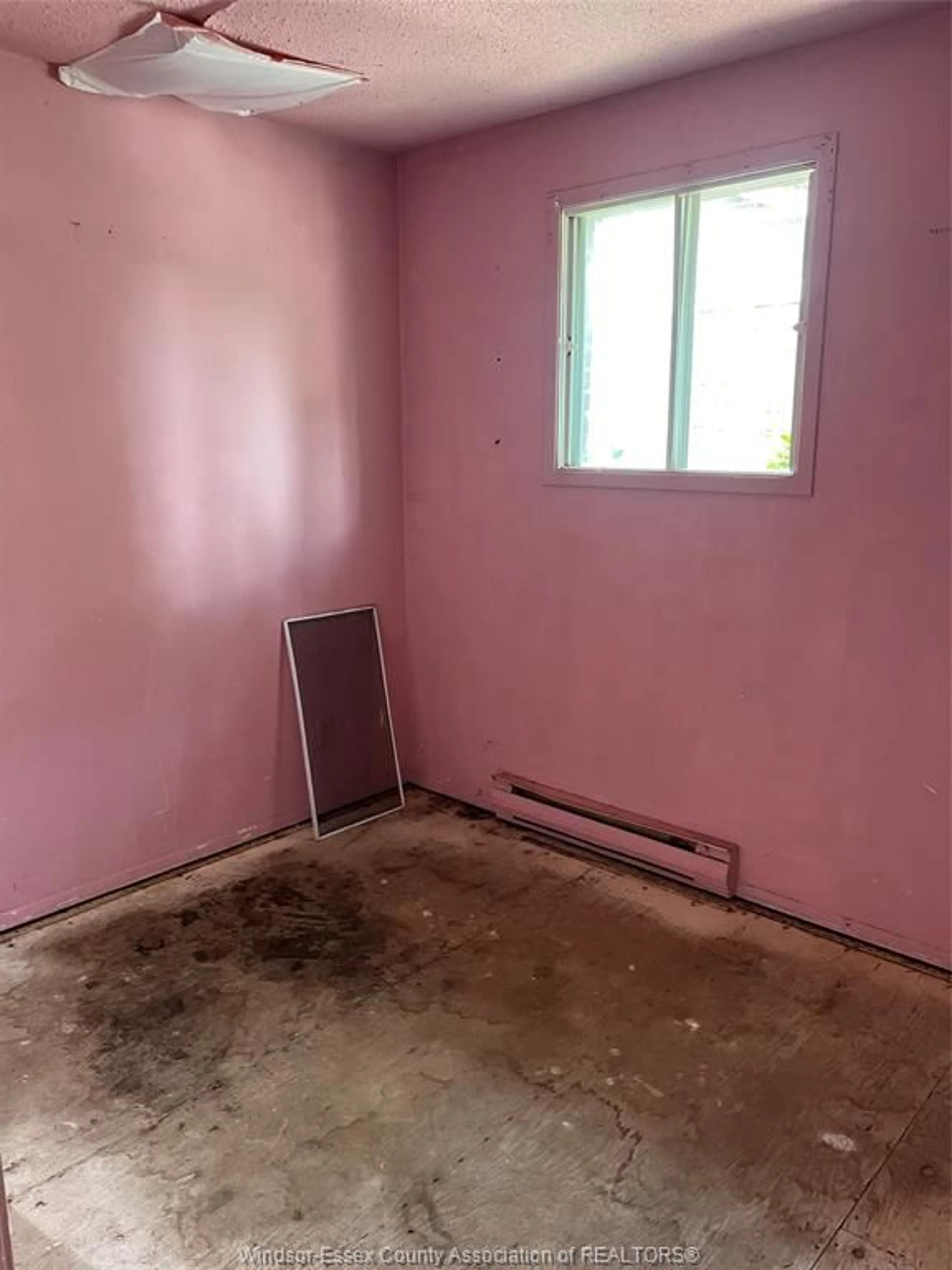 A pic of a room for 1411 BAYSWATER Cres, Windsor Ontario N8S 4K4