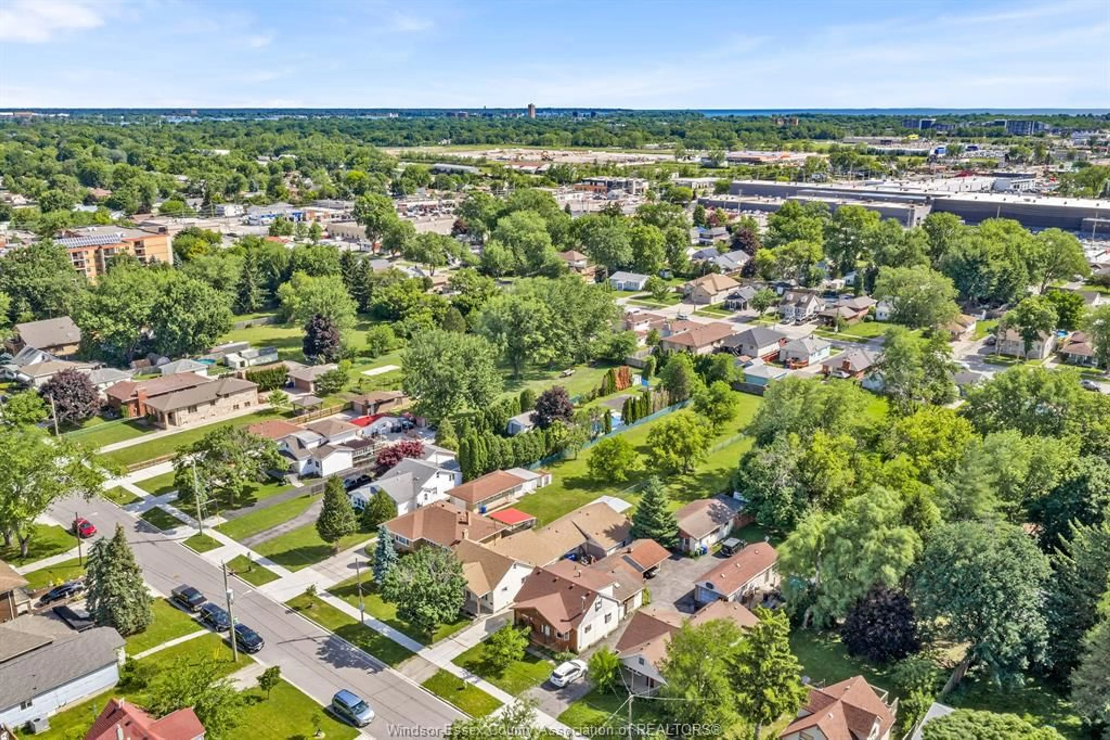 A pic from outside/outdoor area/front of a property/back of a property/a pic from drone, street for 2528 Jos St Louis, Windsor Ontario N8T 2M5