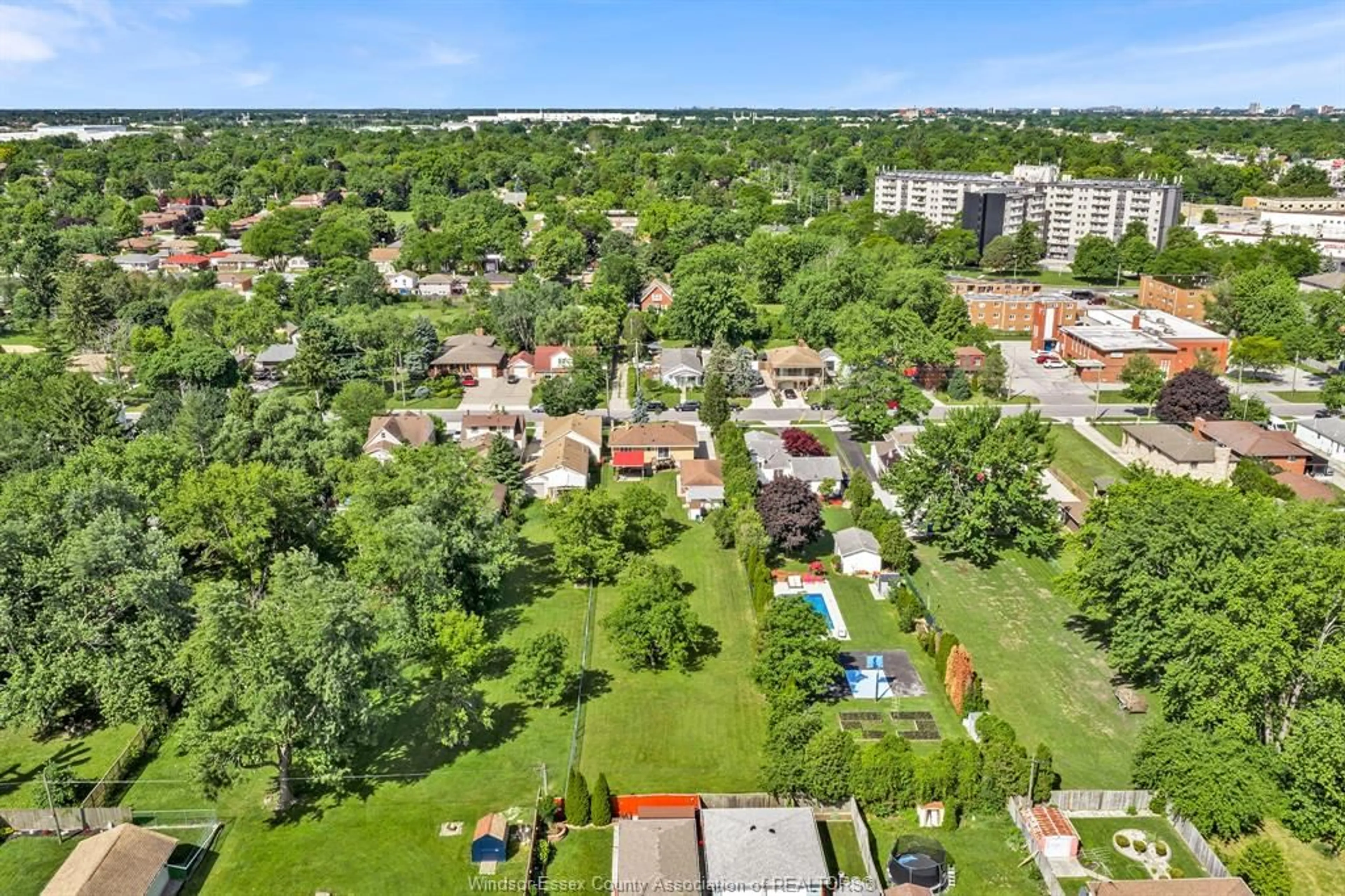 A pic from outside/outdoor area/front of a property/back of a property/a pic from drone, city buildings view from balcony for 2528 Jos St Louis, Windsor Ontario N8T 2M5