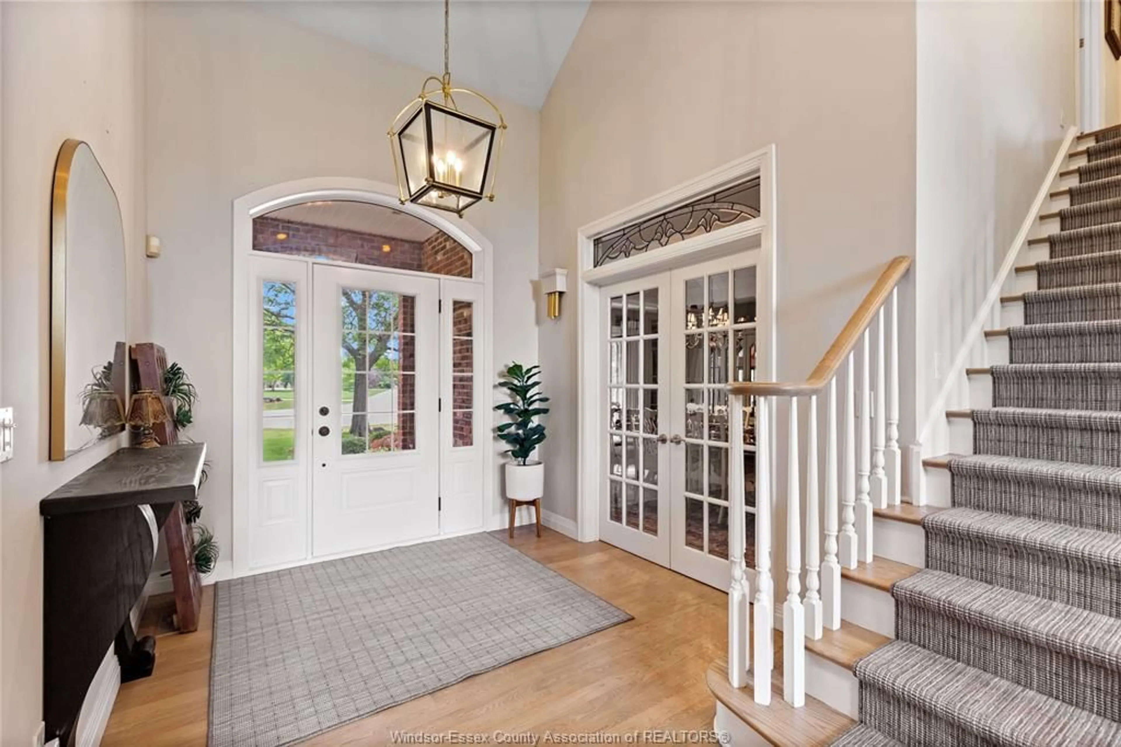 Indoor entryway for 261 RUGGABER Dr, Lakeshore Ontario N8N 4N8
