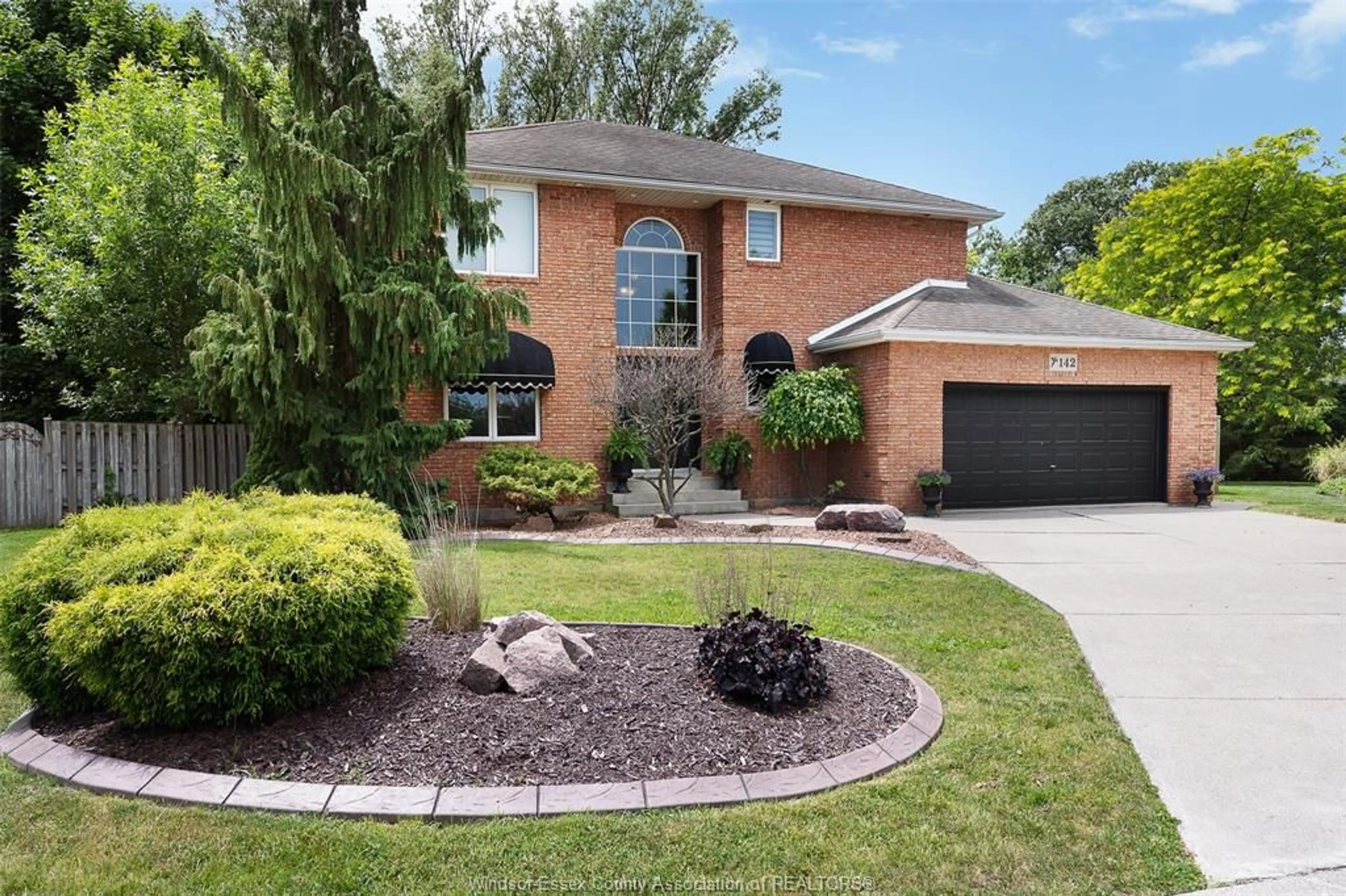 Home with brick exterior material, street for 142 PHEASANT RUN, Lakeshore Ontario N0R 1A0
