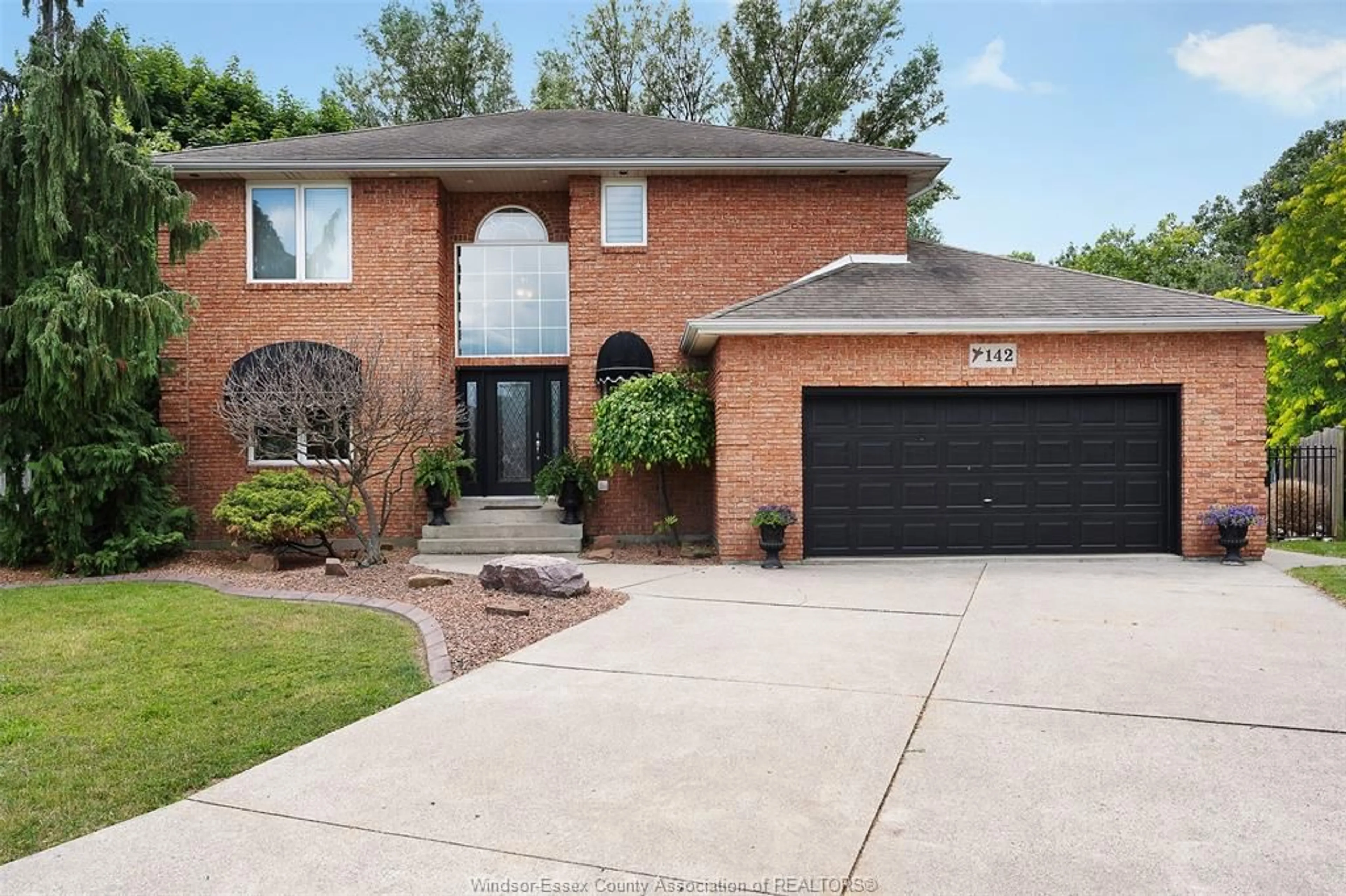Home with brick exterior material, street for 142 PHEASANT RUN, Lakeshore Ontario N0R 1A0