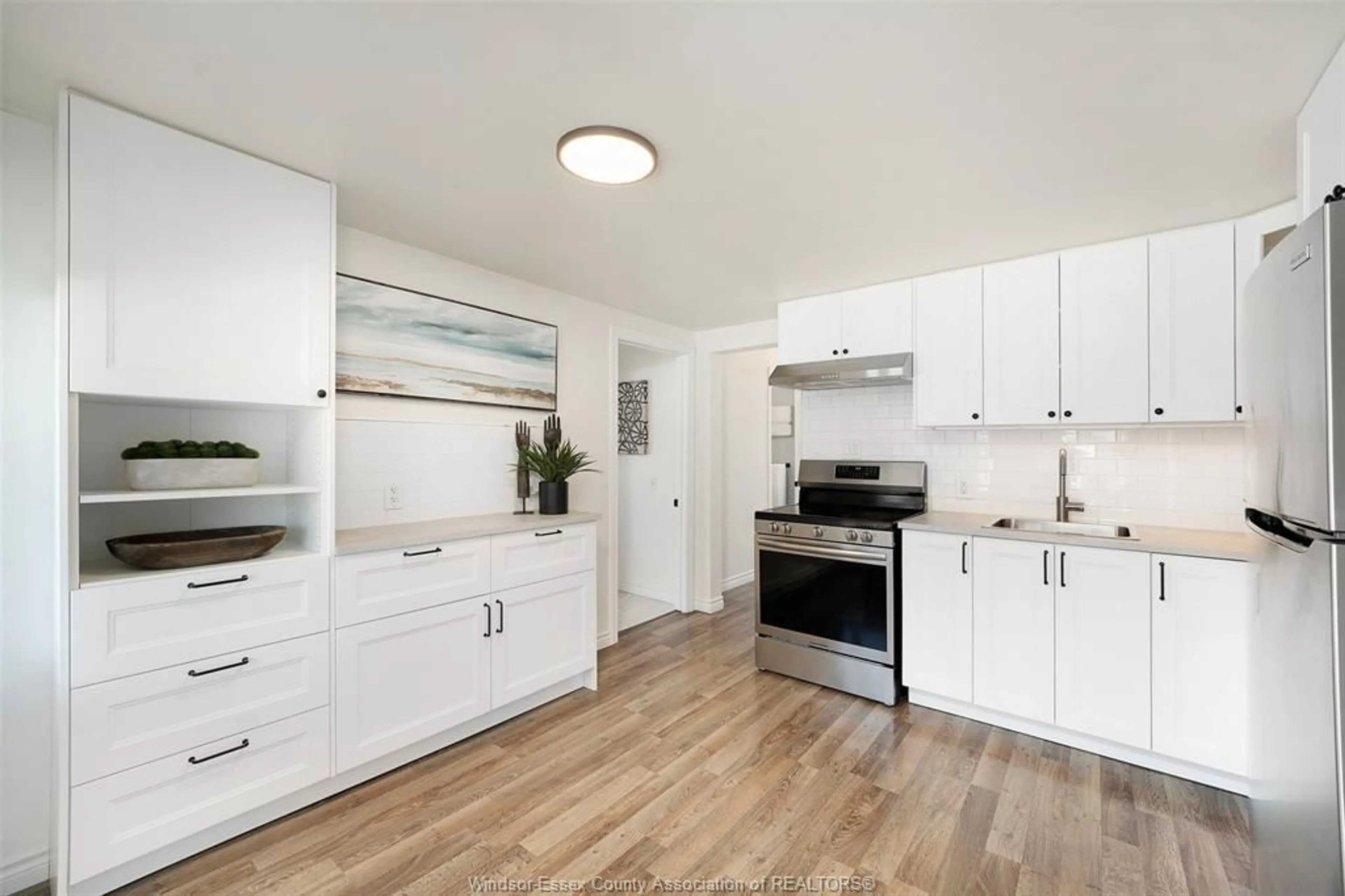Open concept kitchen, unknown for 208 Patteson Ave, Chatham Ontario N7M 1V1