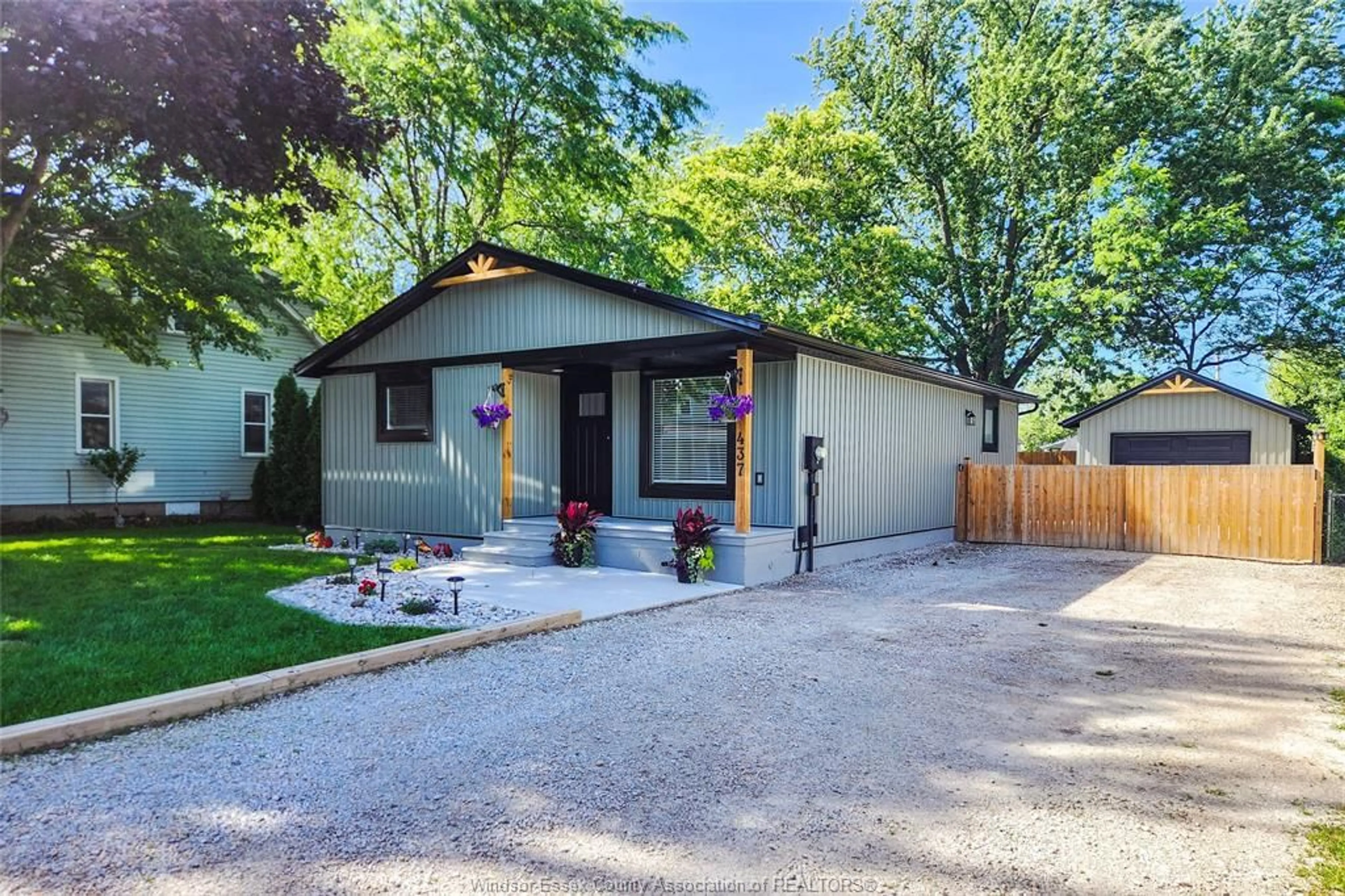 Home with vinyl exterior material, street for 437 ST. LOUIS, Belle River Ontario N0R 1A0