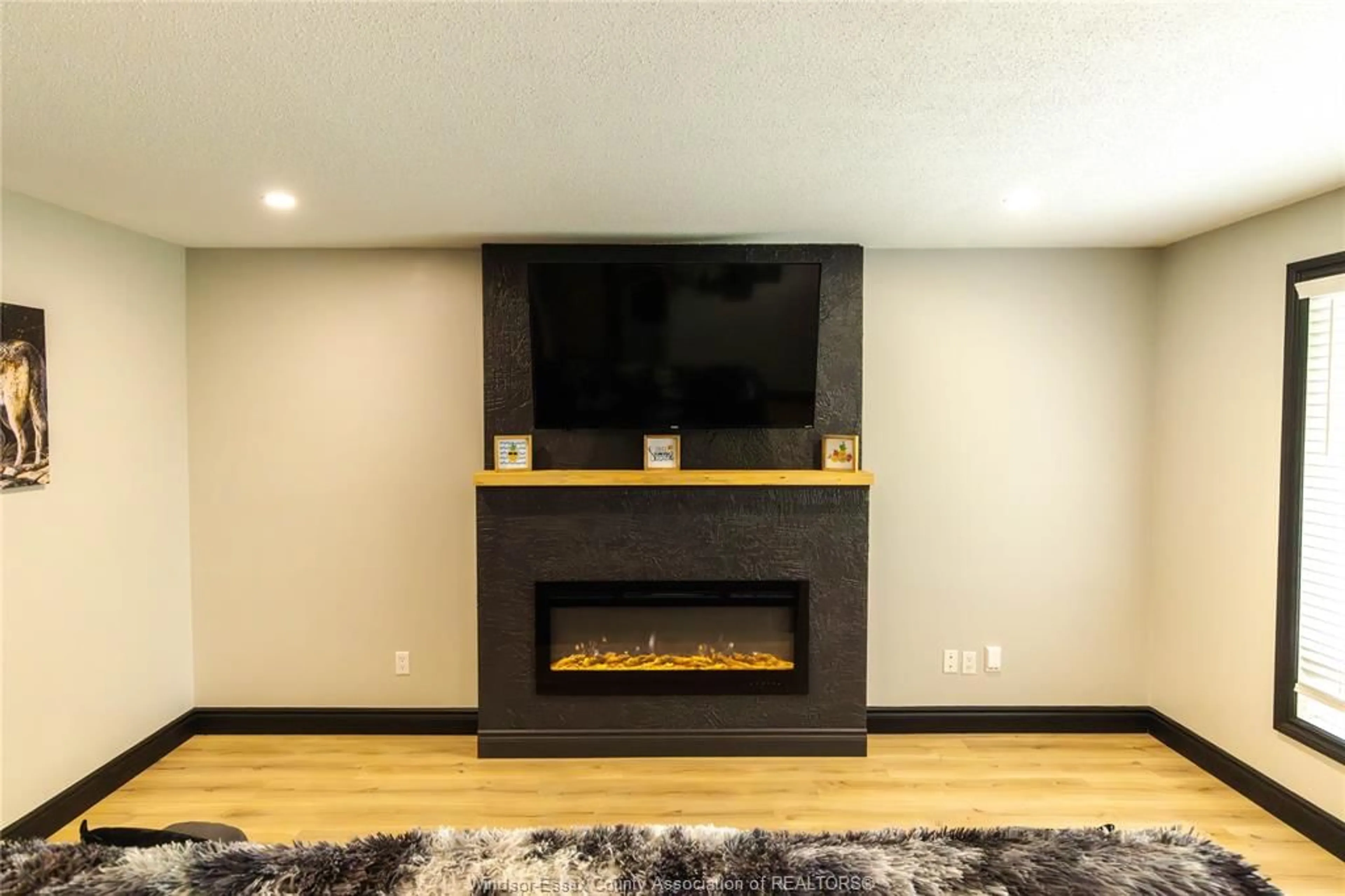 Home theater for 437 ST. LOUIS, Belle River Ontario N0R 1A0
