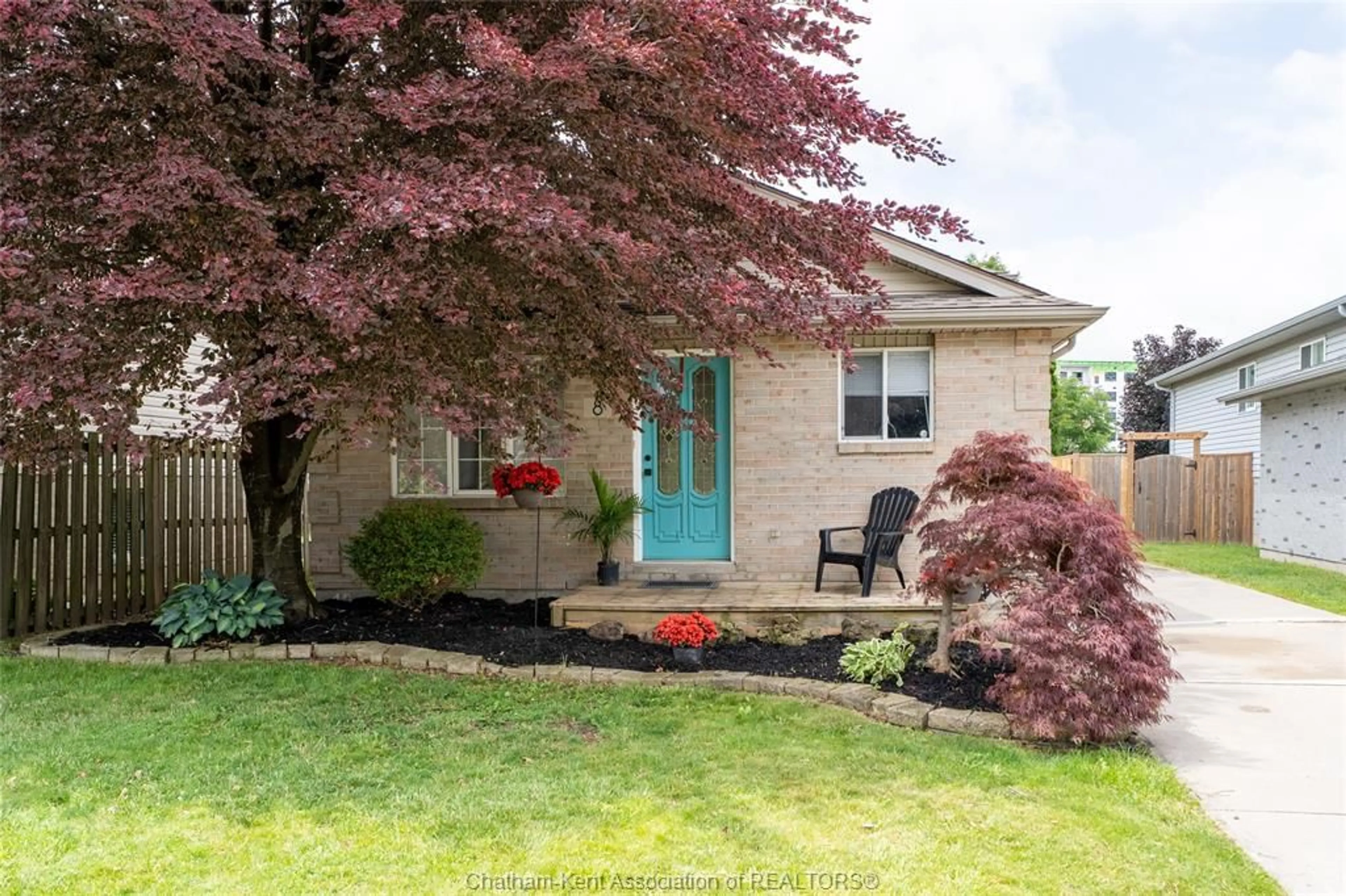 Unknown for 8 Hampton Crt, Chatham Ontario N7M 6K9