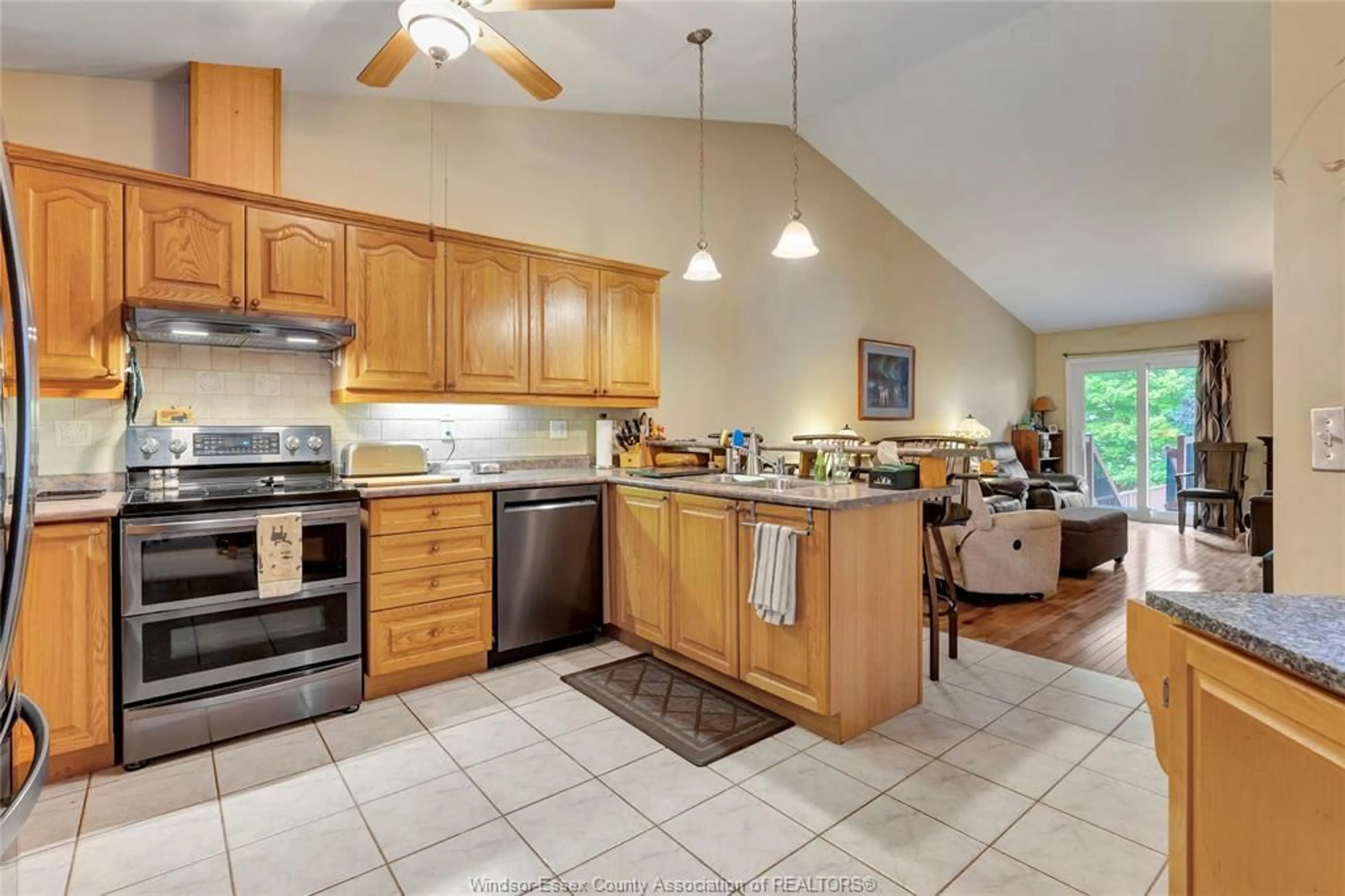 Open concept kitchen, ceramic/tile floor for 1529 CHATEAU, Windsor Ontario N8P 1M3