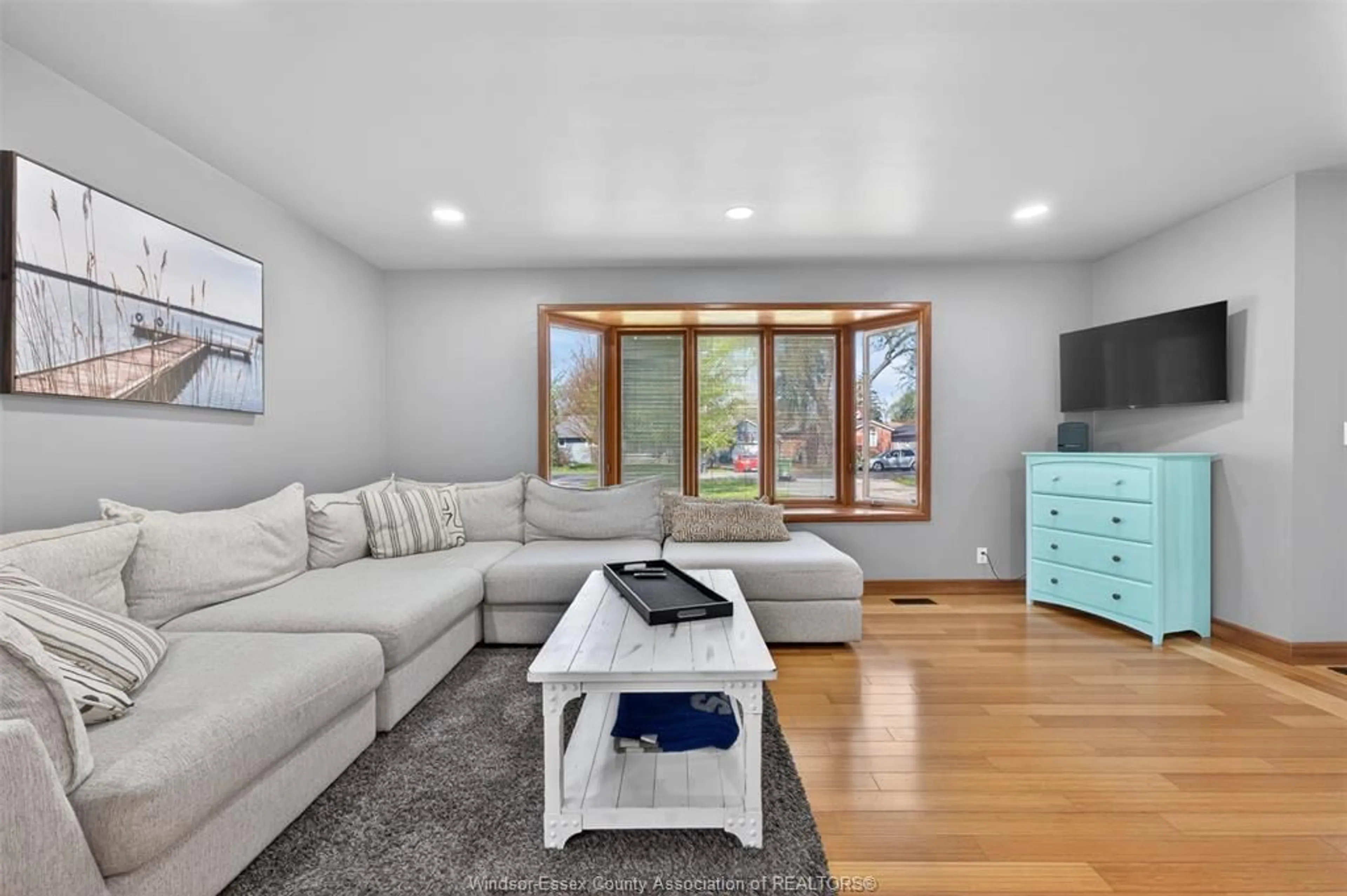 Living room with furniture, unknown for 226 EDGEWATER Blvd, Tecumseh Ontario N8N 2H2