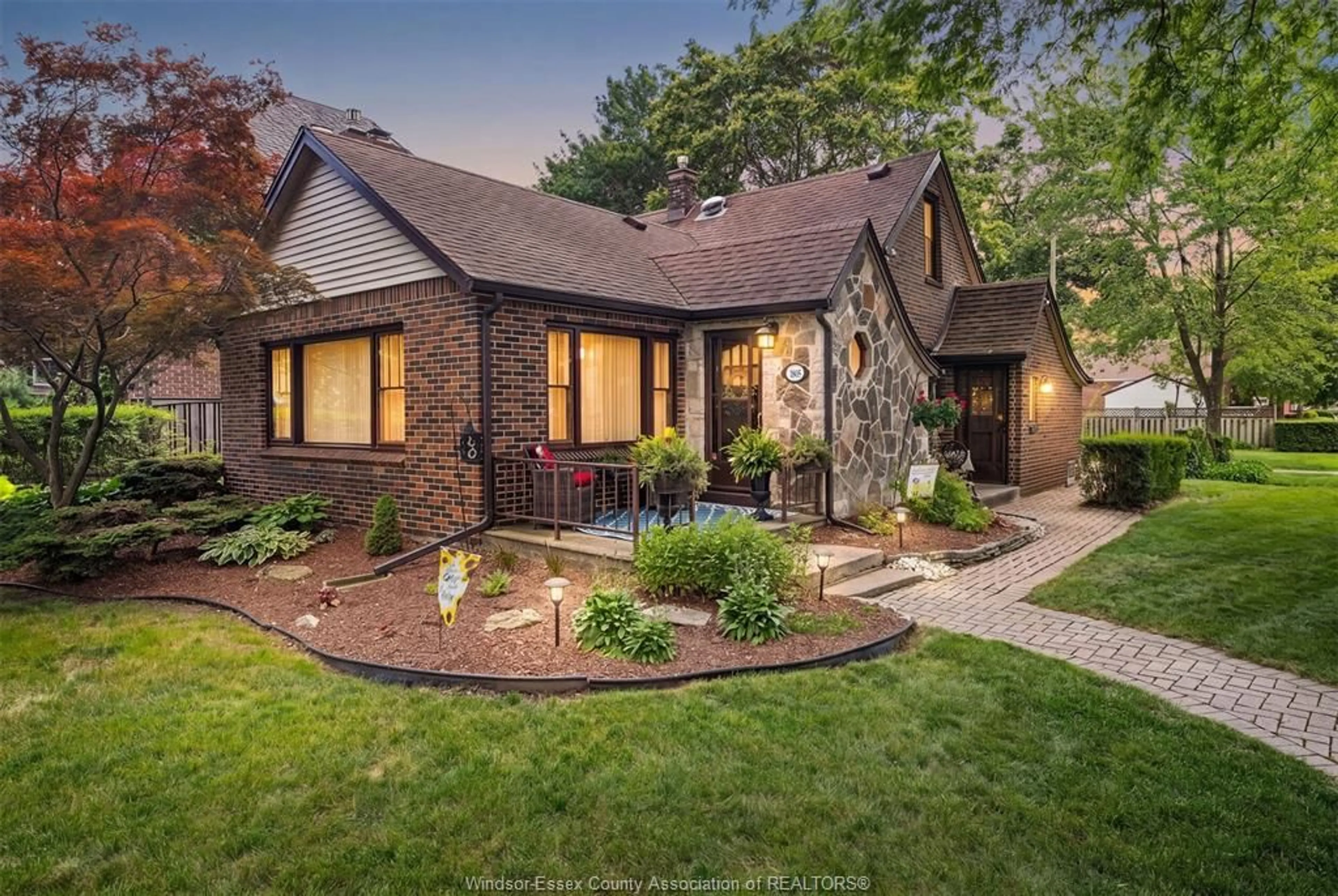 Home with brick exterior material, street for 1805 DURHAM Pl, Windsor Ontario N8W 3A1