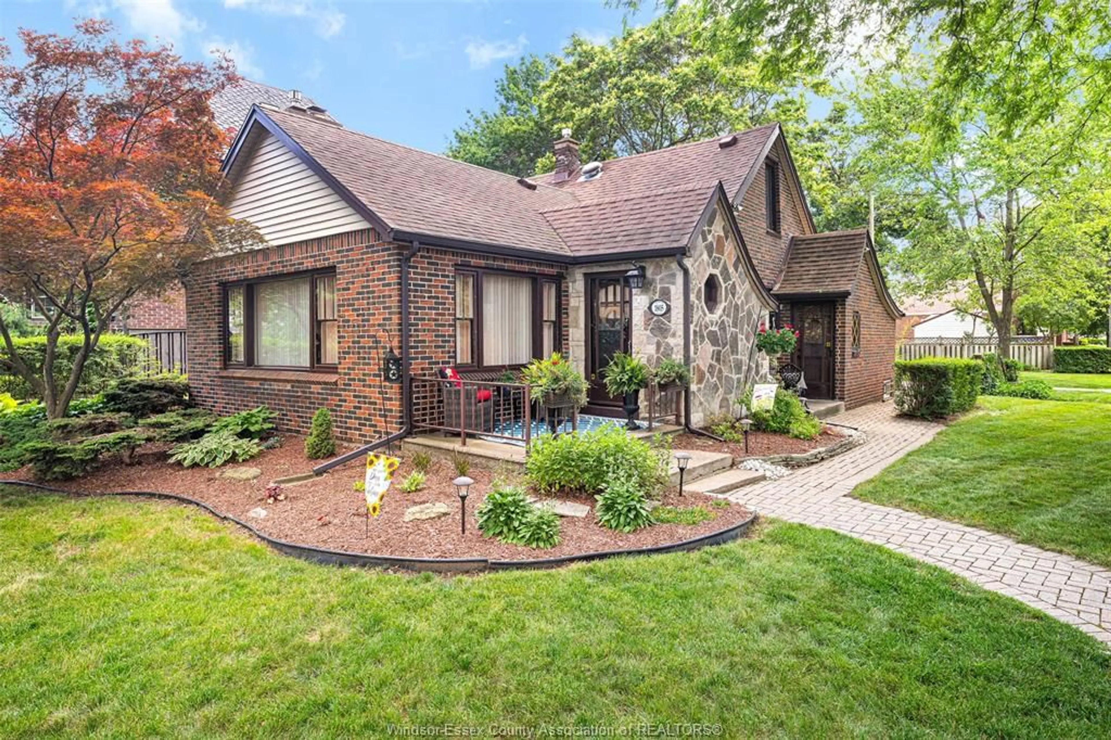 Home with brick exterior material, street for 1805 DURHAM Pl, Windsor Ontario N8W 3A1