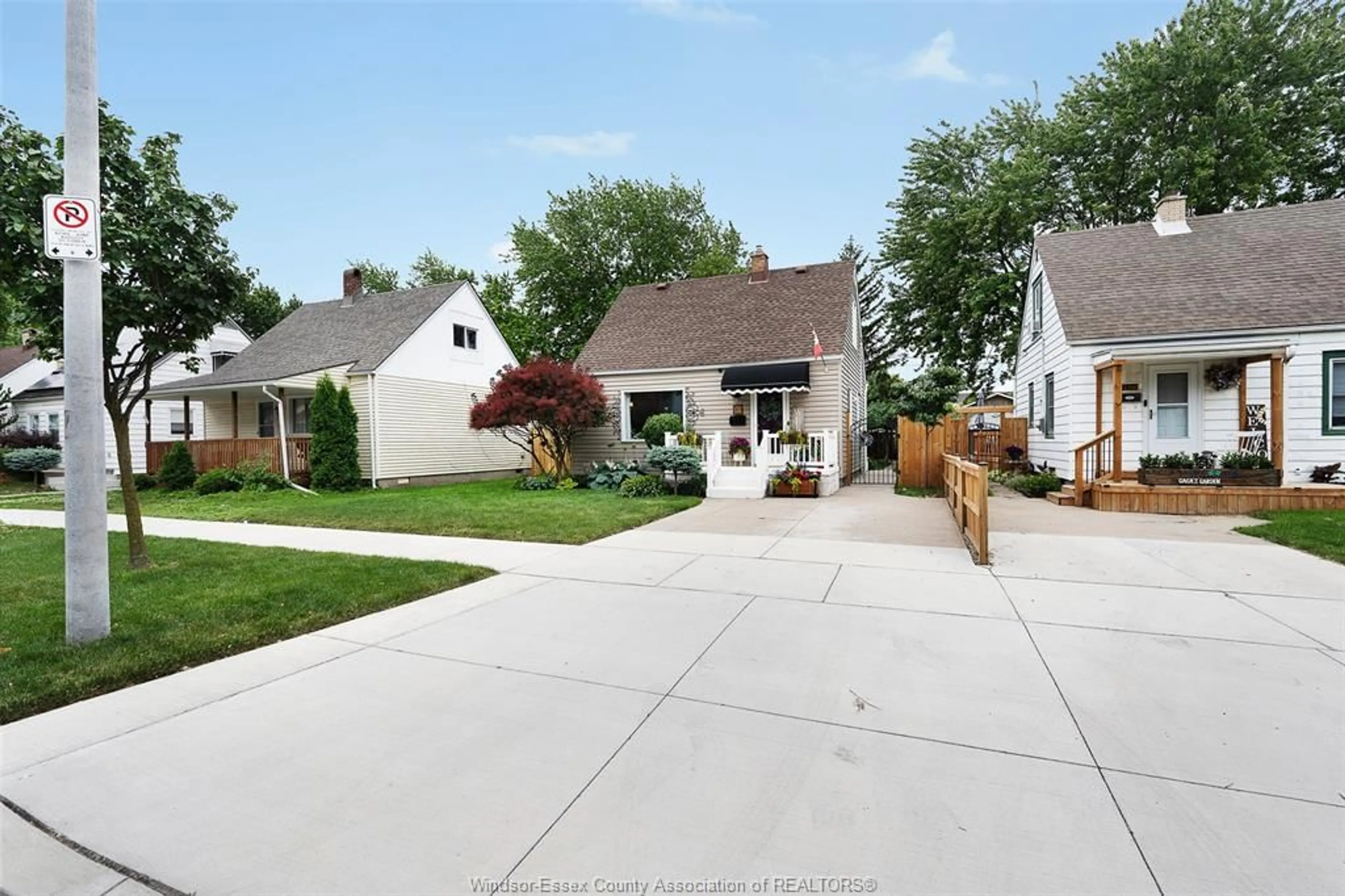 Unknown for 1431 Albert Rd, Windsor Ontario N8Y 3R1