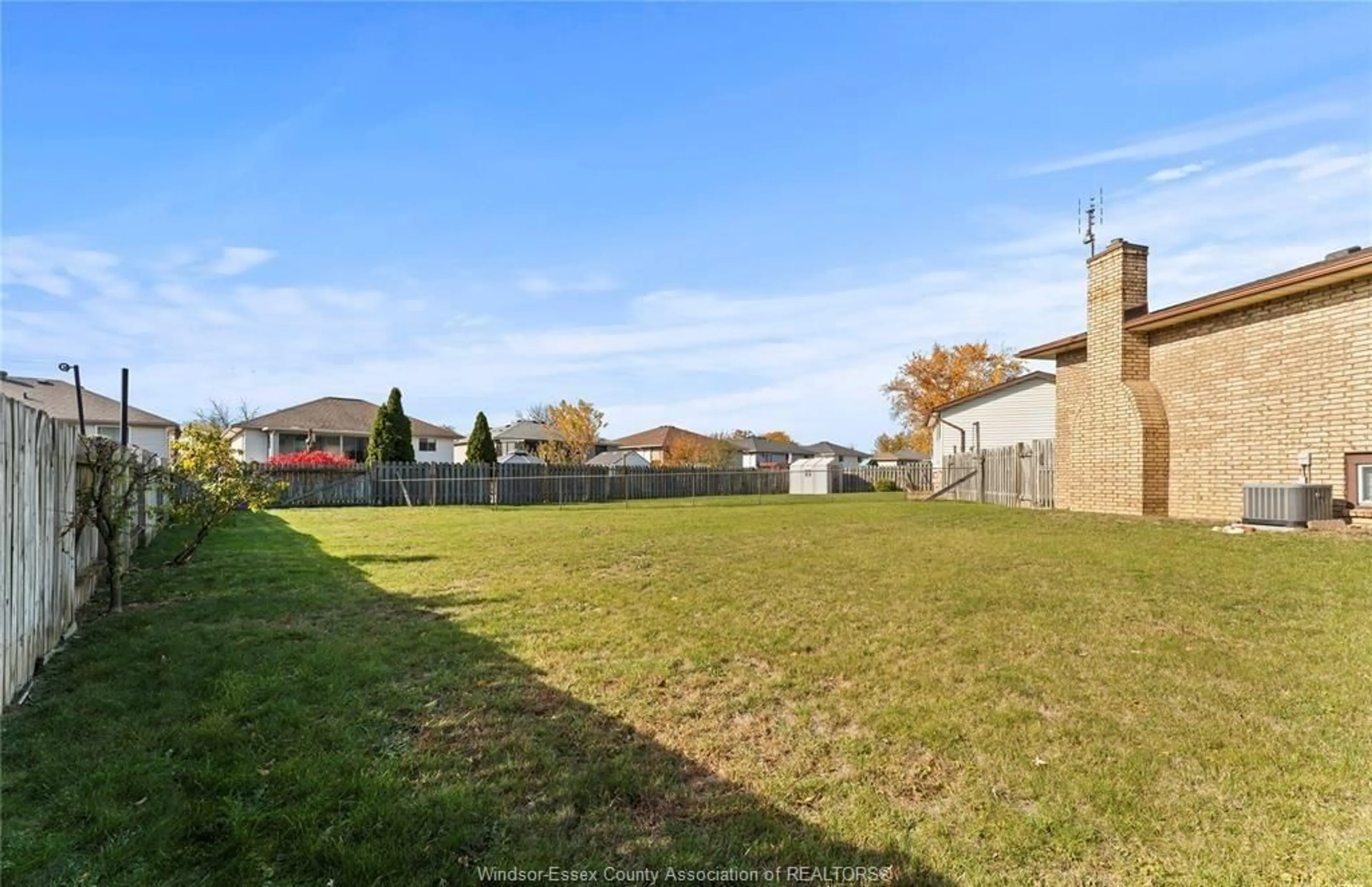 A pic from outside/outdoor area/front of a property/back of a property/a pic from drone, unknown for 2737 BRAMLEY Cres, Windsor Ontario N8W 4X2