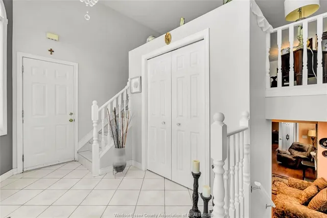 1078 TREVERTON, Windsor 4