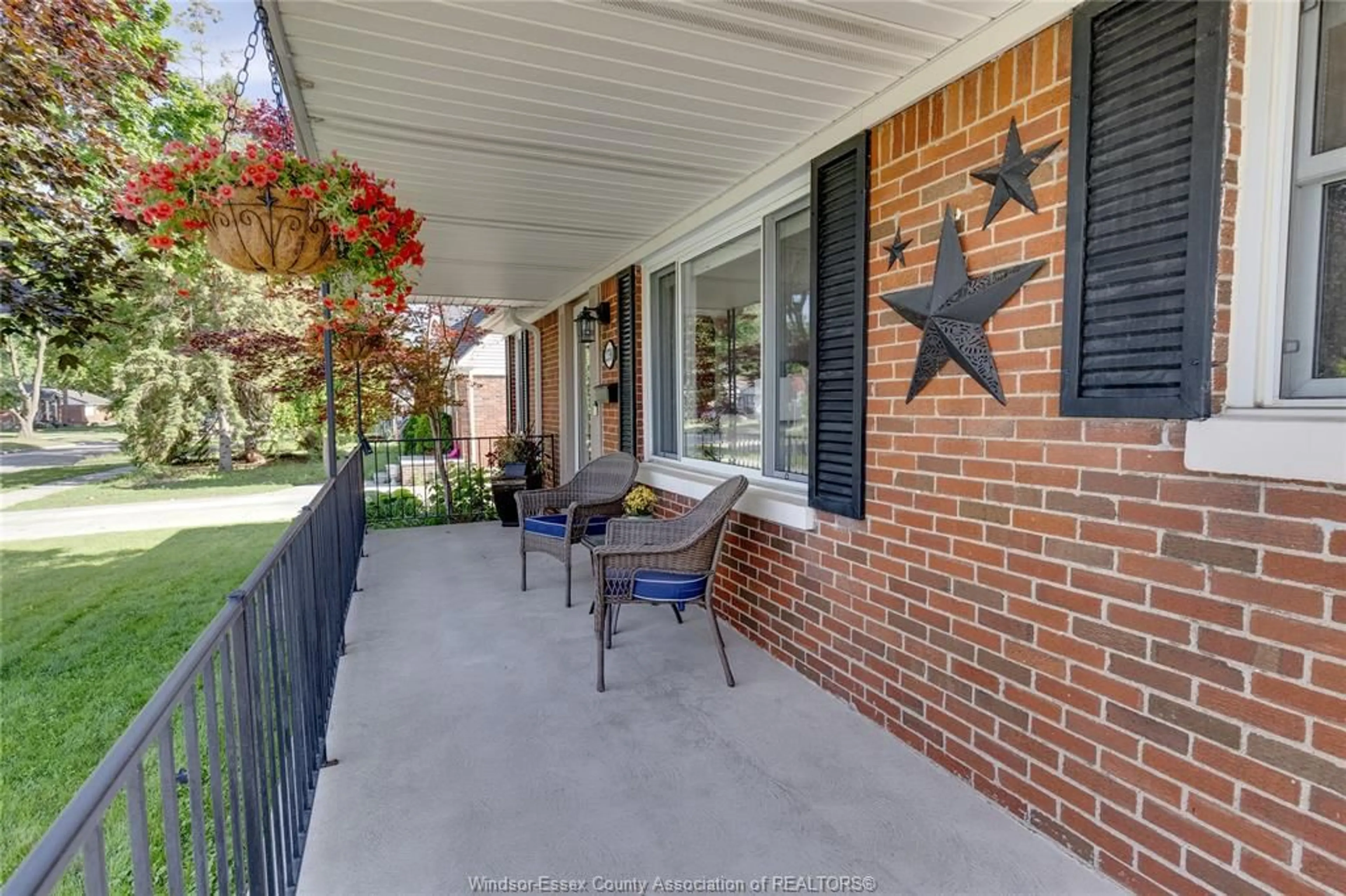 Patio, street for 2790 RANDOLPH Ave, Windsor Ontario N9E 3C9