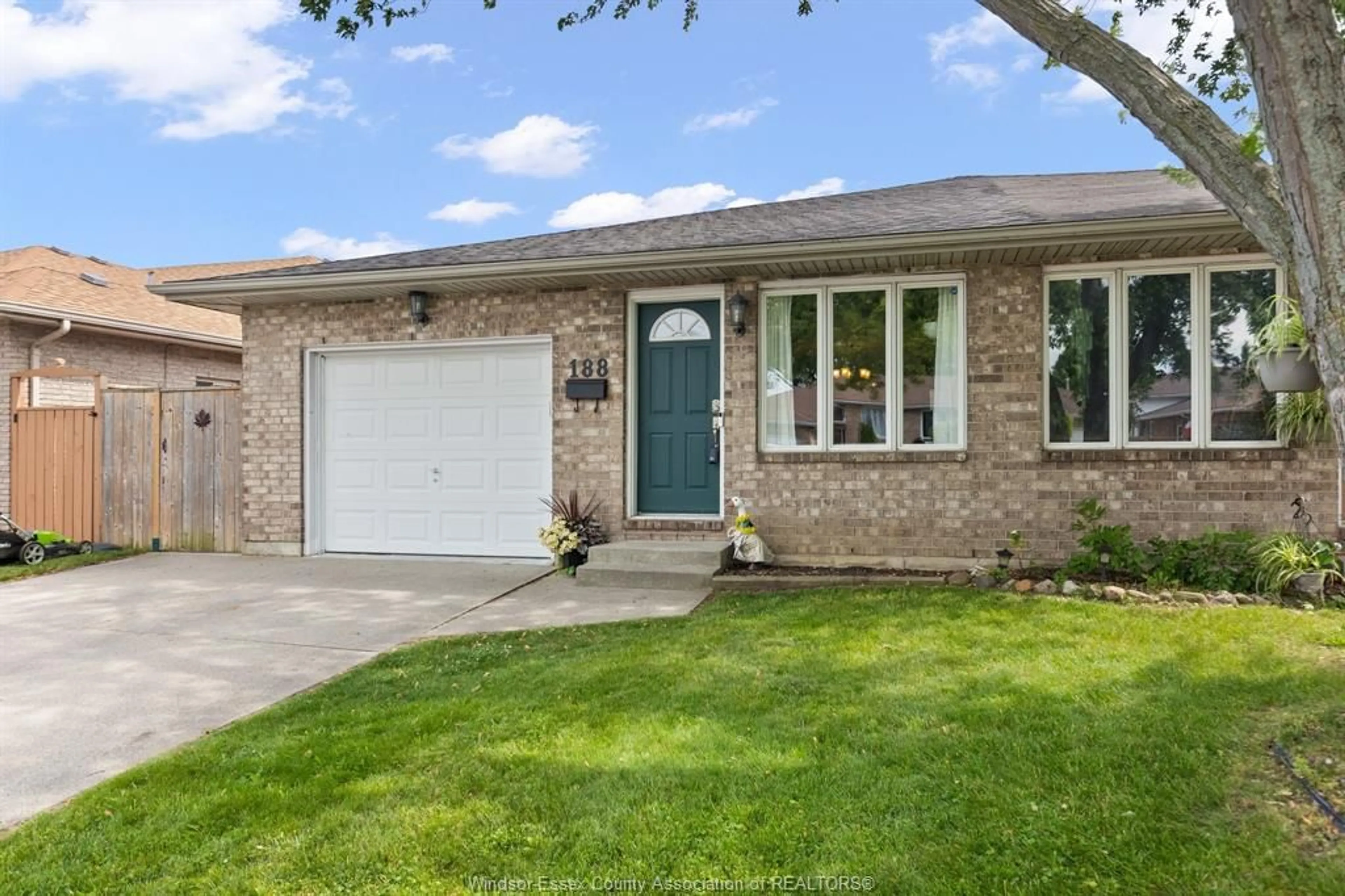 Home with brick exterior material, street for 188 MARLBOROUGH, Leamington Ontario N8H 5G3