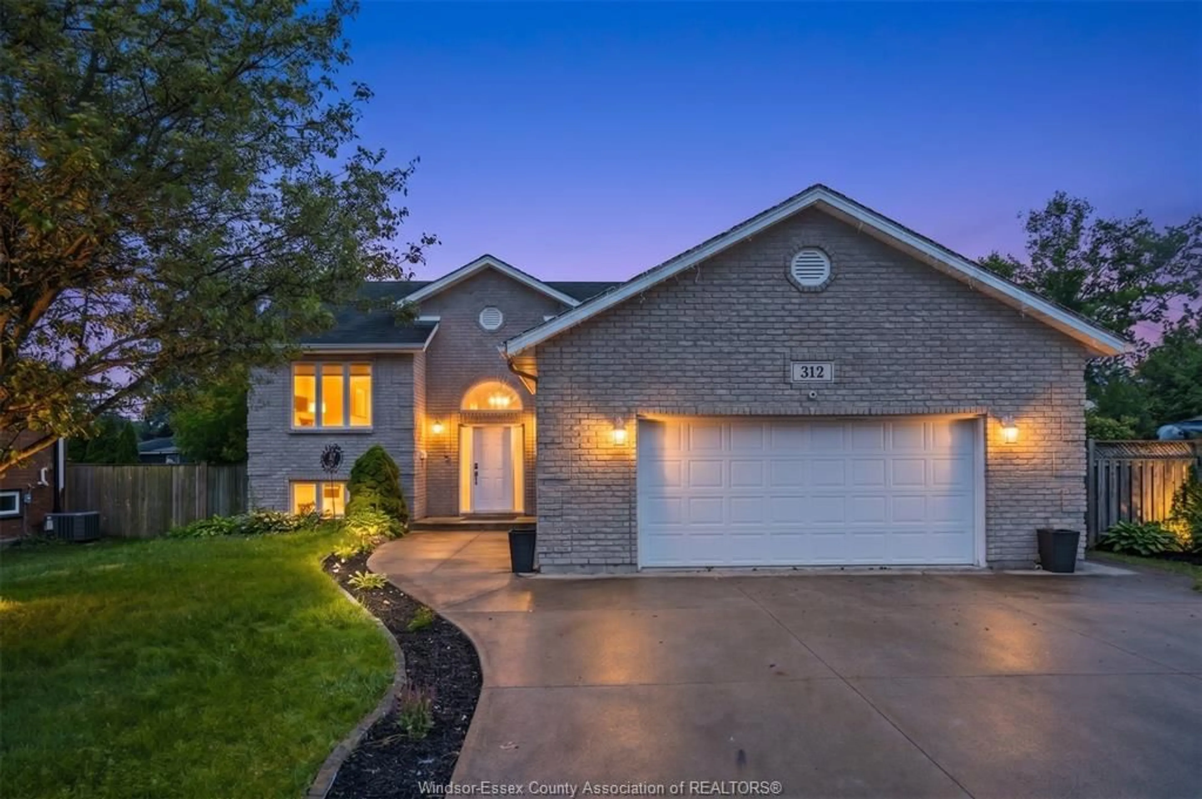 Home with brick exterior material, street for 312 BOUFFARD, LaSalle Ontario N9J 1G2
