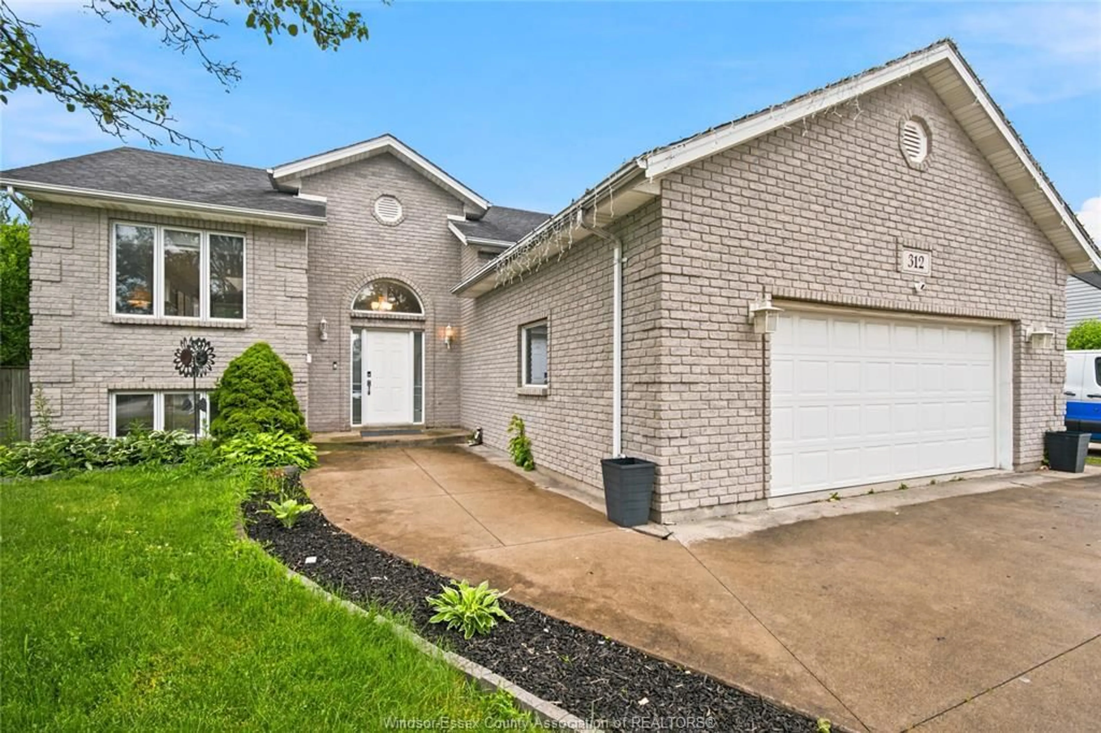 Home with brick exterior material, street for 312 BOUFFARD, LaSalle Ontario N9J 1G2
