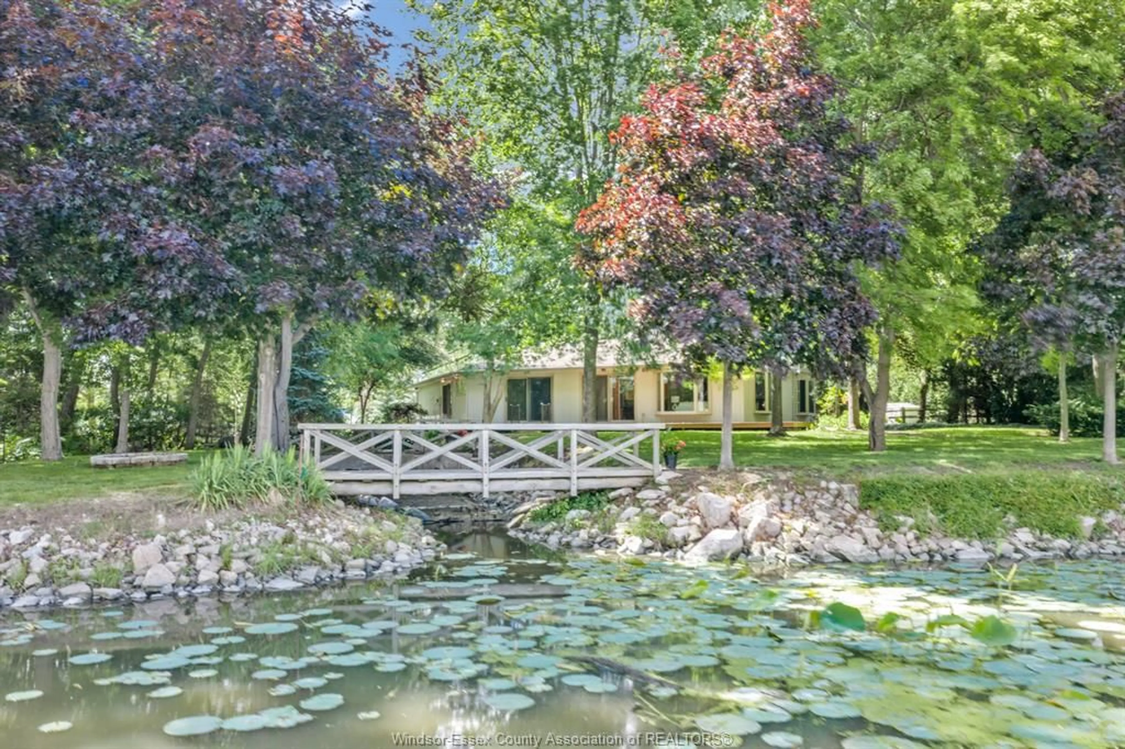 Patio, water/lake/river/ocean view for 8850 MALDEN Rd, LaSalle Ontario N9J 2V8