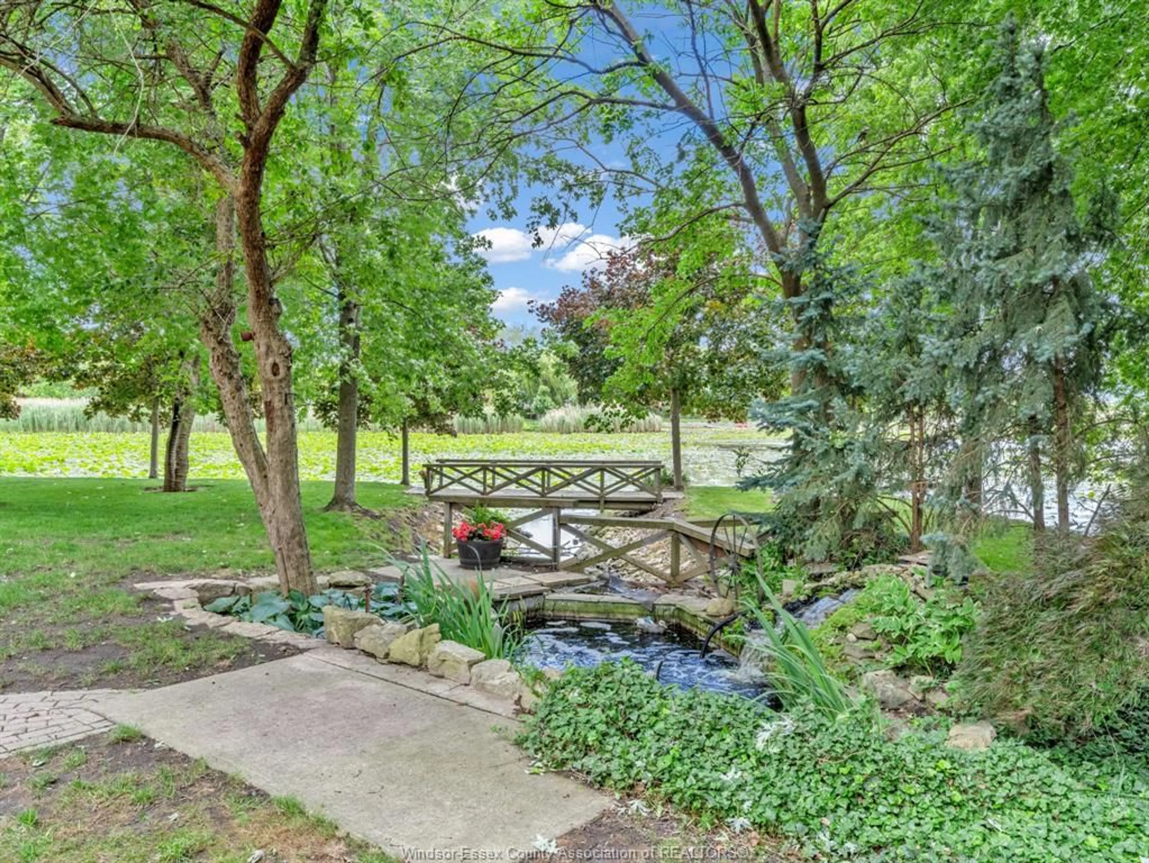 Patio, water/lake/river/ocean view for 8850 MALDEN Rd, LaSalle Ontario N9J 2V8
