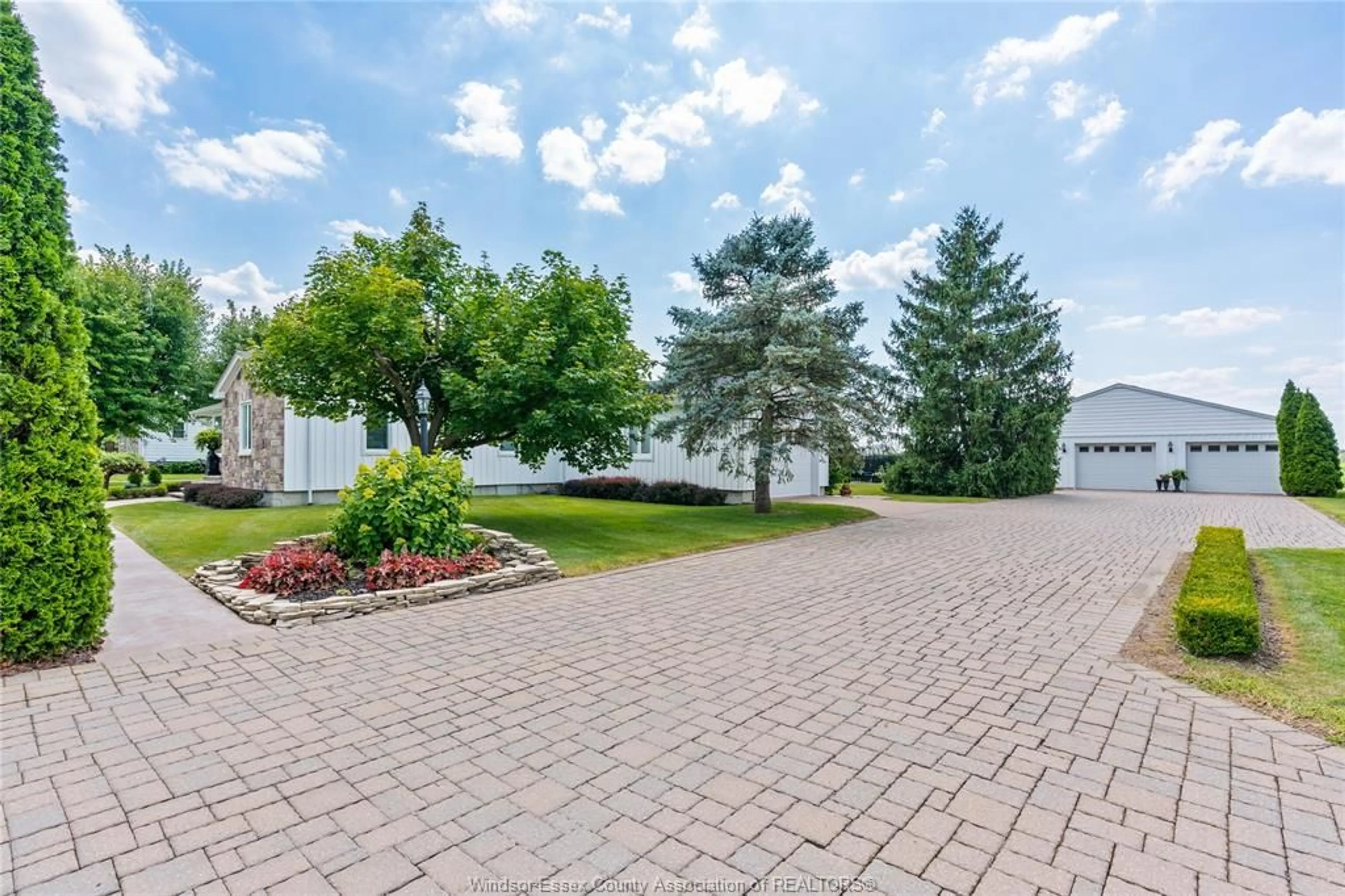 Patio, street for 4445 CONCESSION RD 9, Sandwich South Ontario N0R 1K0