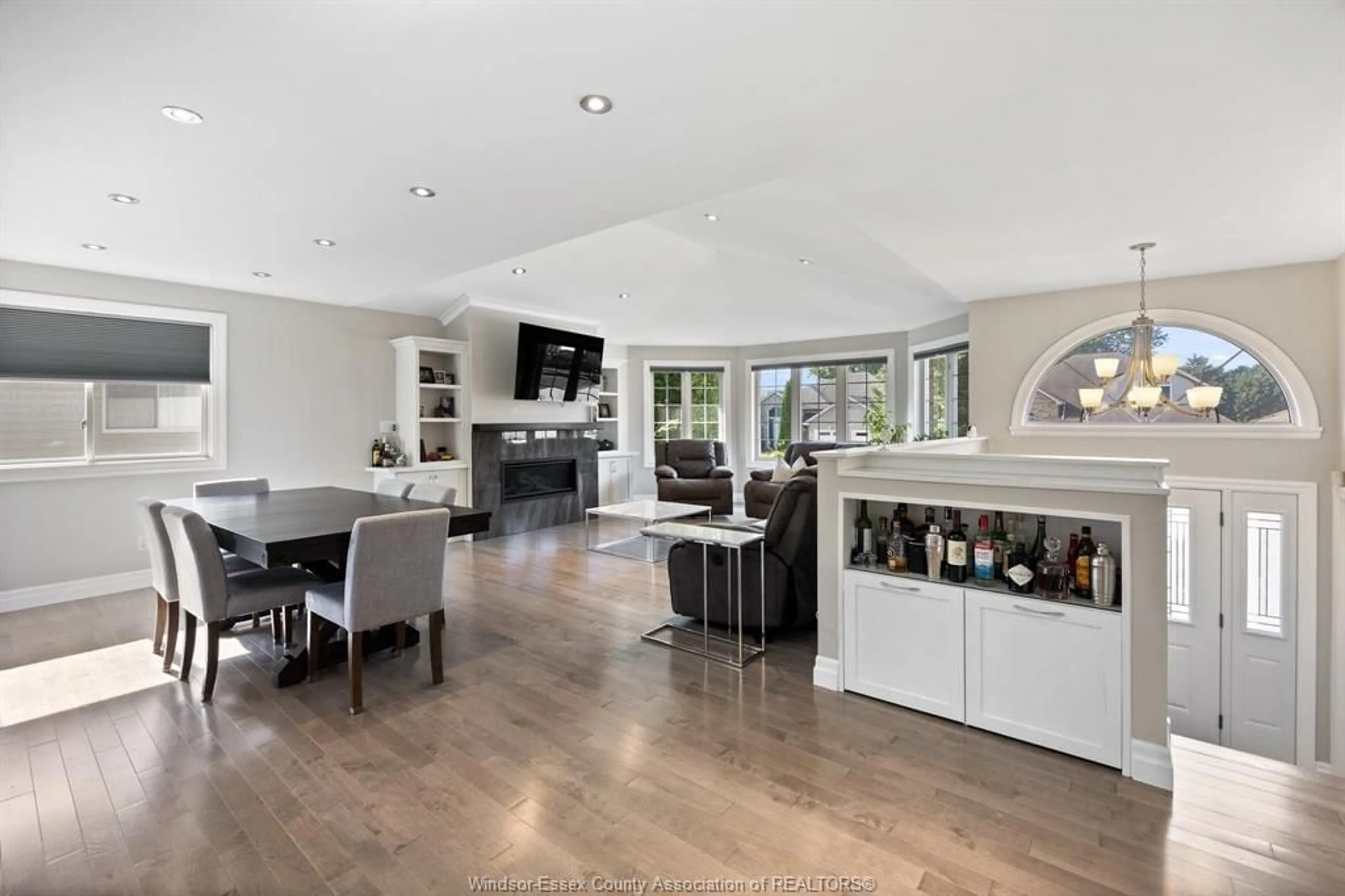 Open concept kitchen, wood/laminate floor for 1068 SOCRATES Cres, Windsor Ontario N9G 2N9